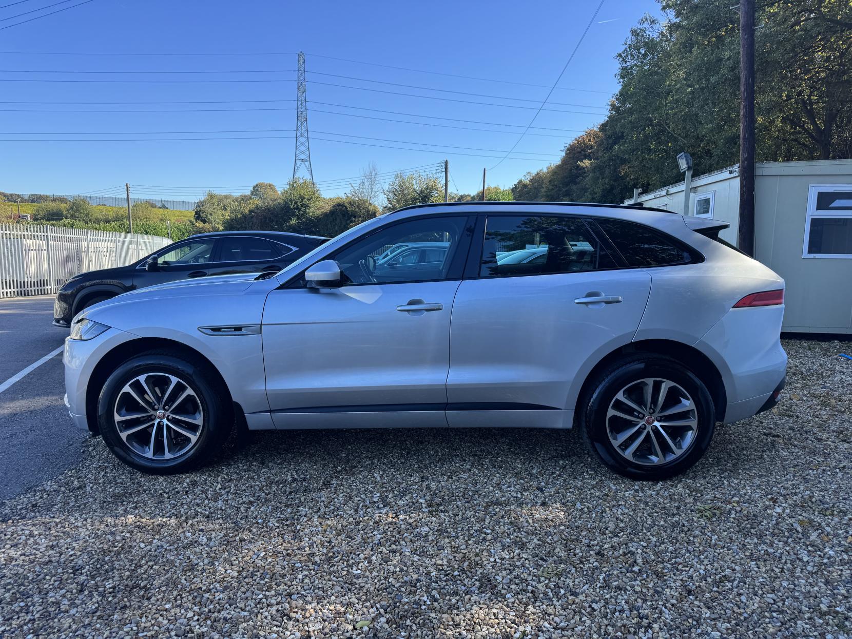 Jaguar F-PACE 2.0 D180 R-Sport Auto AWD Euro 6 (s/s) 5dr