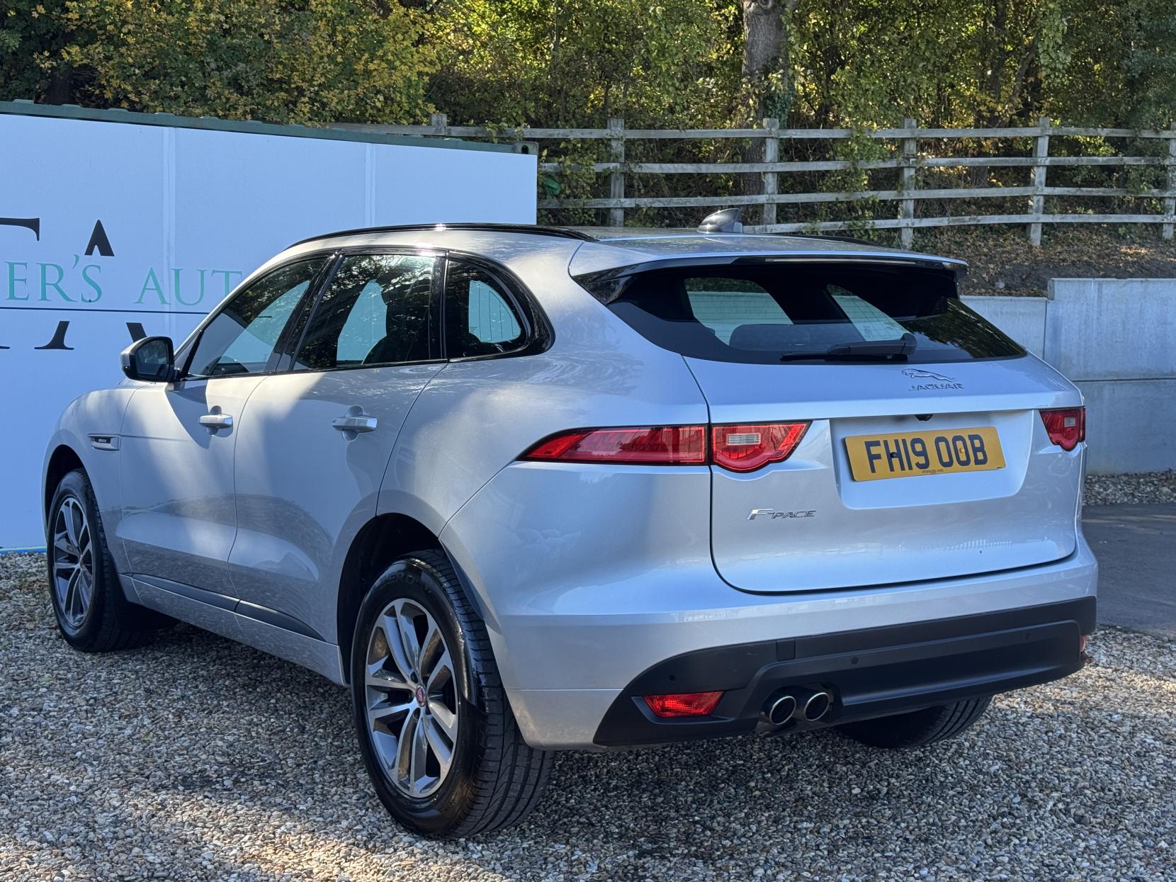 Jaguar F-PACE 2.0 D180 R-Sport Auto AWD Euro 6 (s/s) 5dr