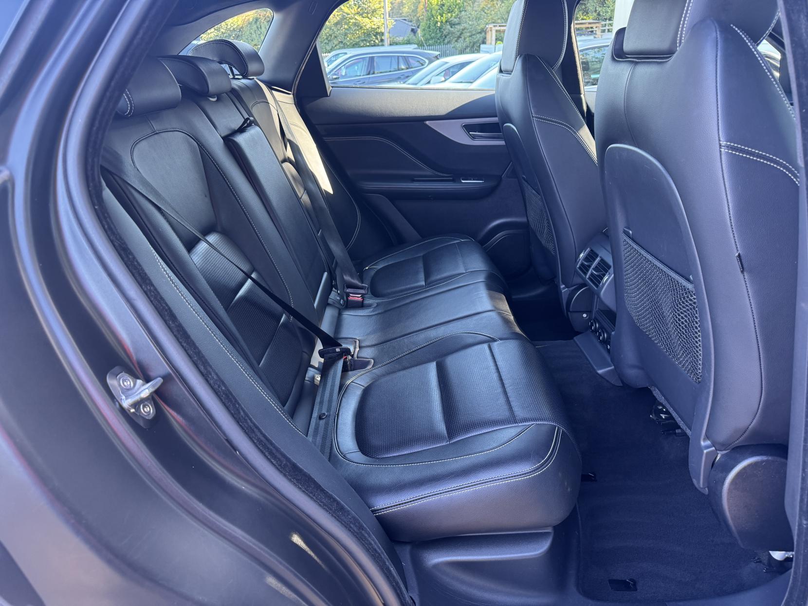 Jaguar F-PACE 2.0 D180 R-Sport Auto AWD Euro 6 (s/s) 5dr