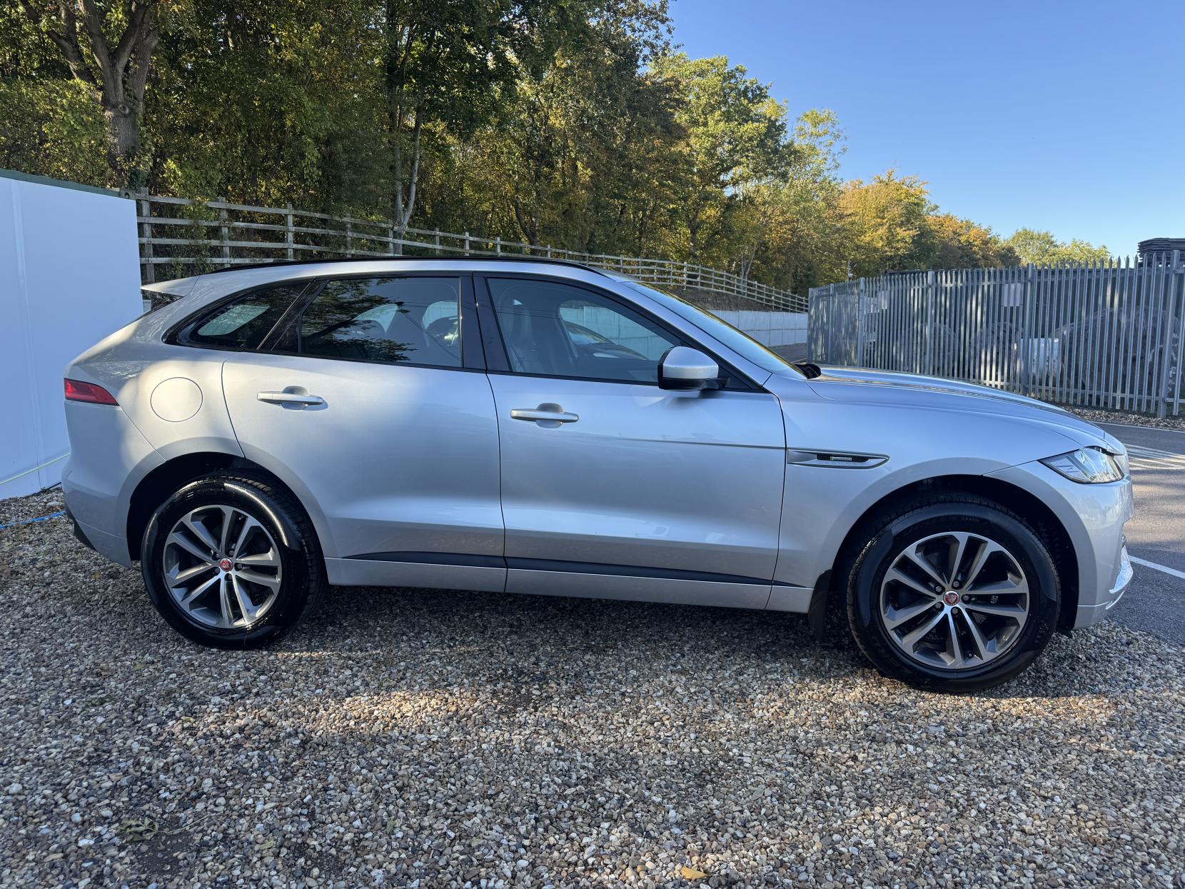 Jaguar F-PACE 2.0 D180 R-Sport Auto AWD Euro 6 (s/s) 5dr