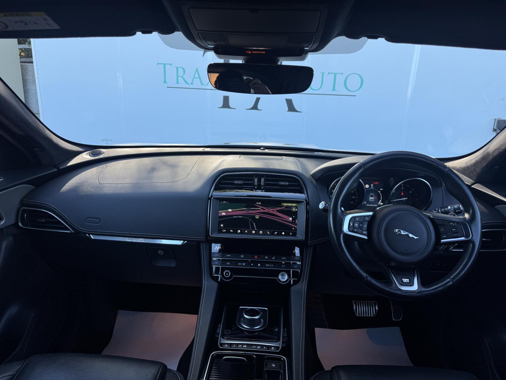 Jaguar F-PACE 2.0 D180 R-Sport Auto AWD Euro 6 (s/s) 5dr