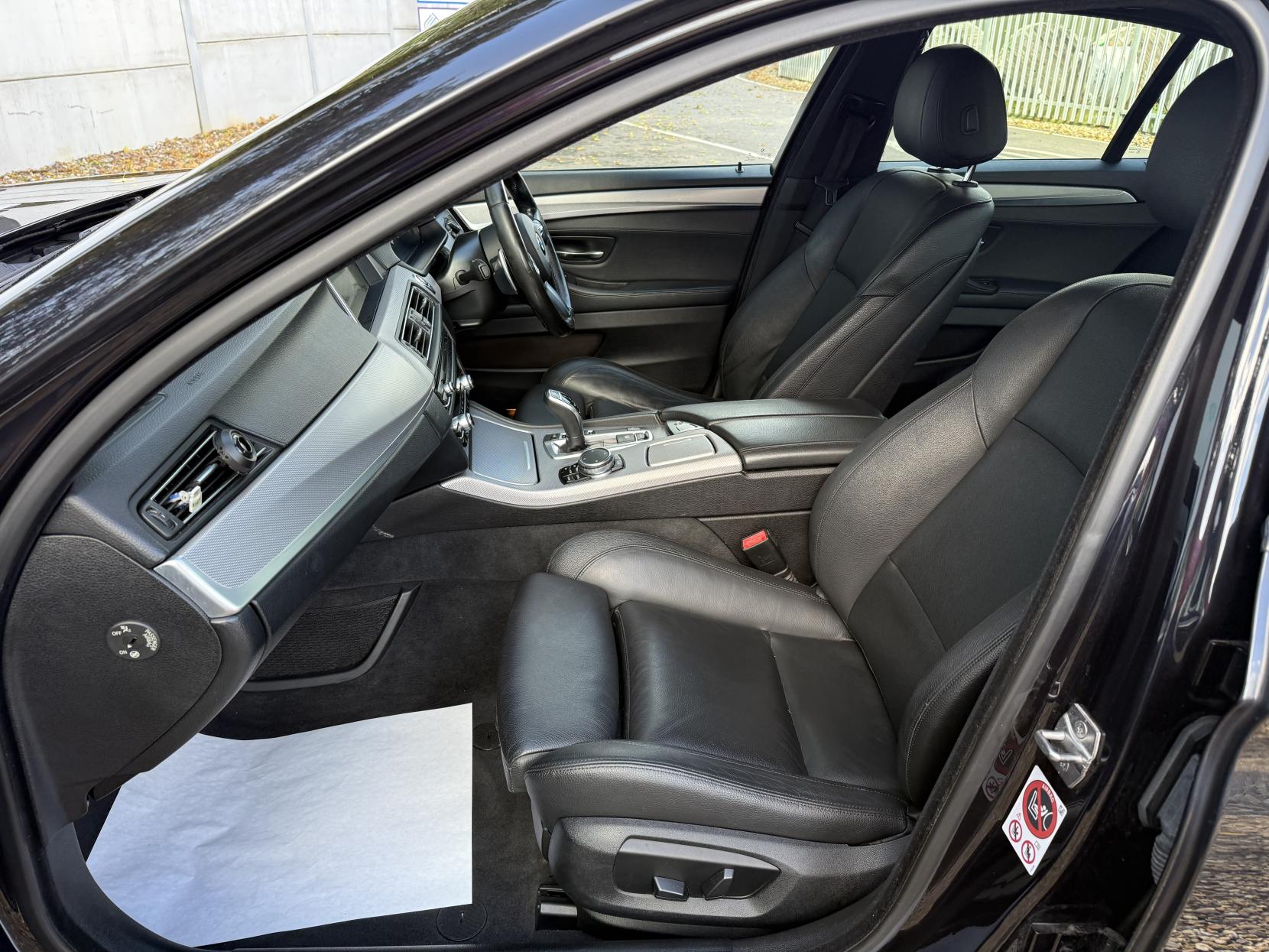 BMW 5 Series 3.0 535d M Sport Saloon 4dr Diesel Auto Euro 6 (s/s) (313 ps)