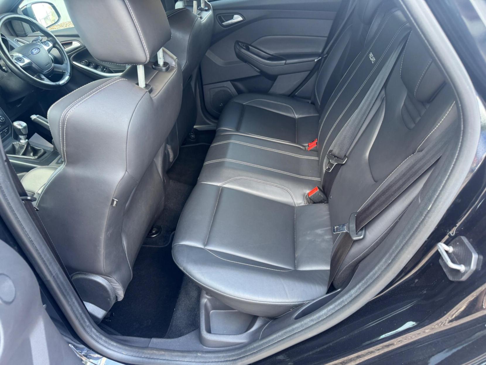 Ford Focus 2.0T EcoBoost ST-3 Euro 5 (s/s) 5dr