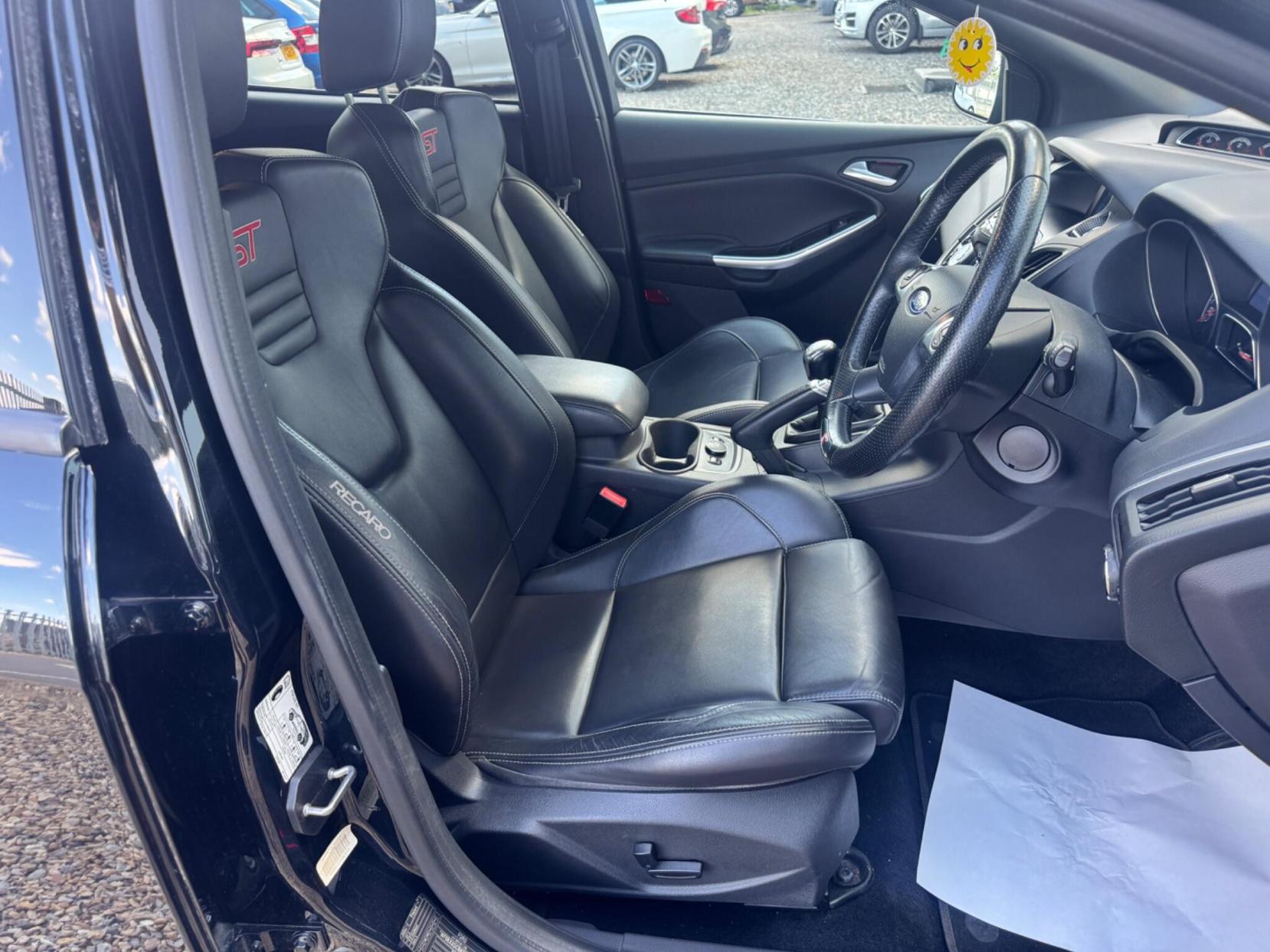 Ford Focus 2.0T EcoBoost ST-3 Euro 5 (s/s) 5dr