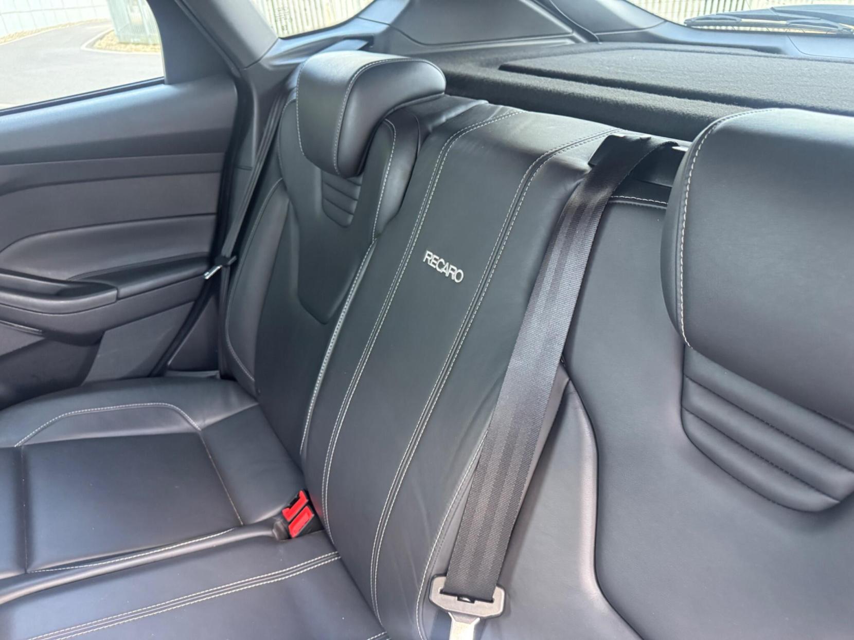 Ford Focus 2.0T EcoBoost ST-3 Euro 5 (s/s) 5dr