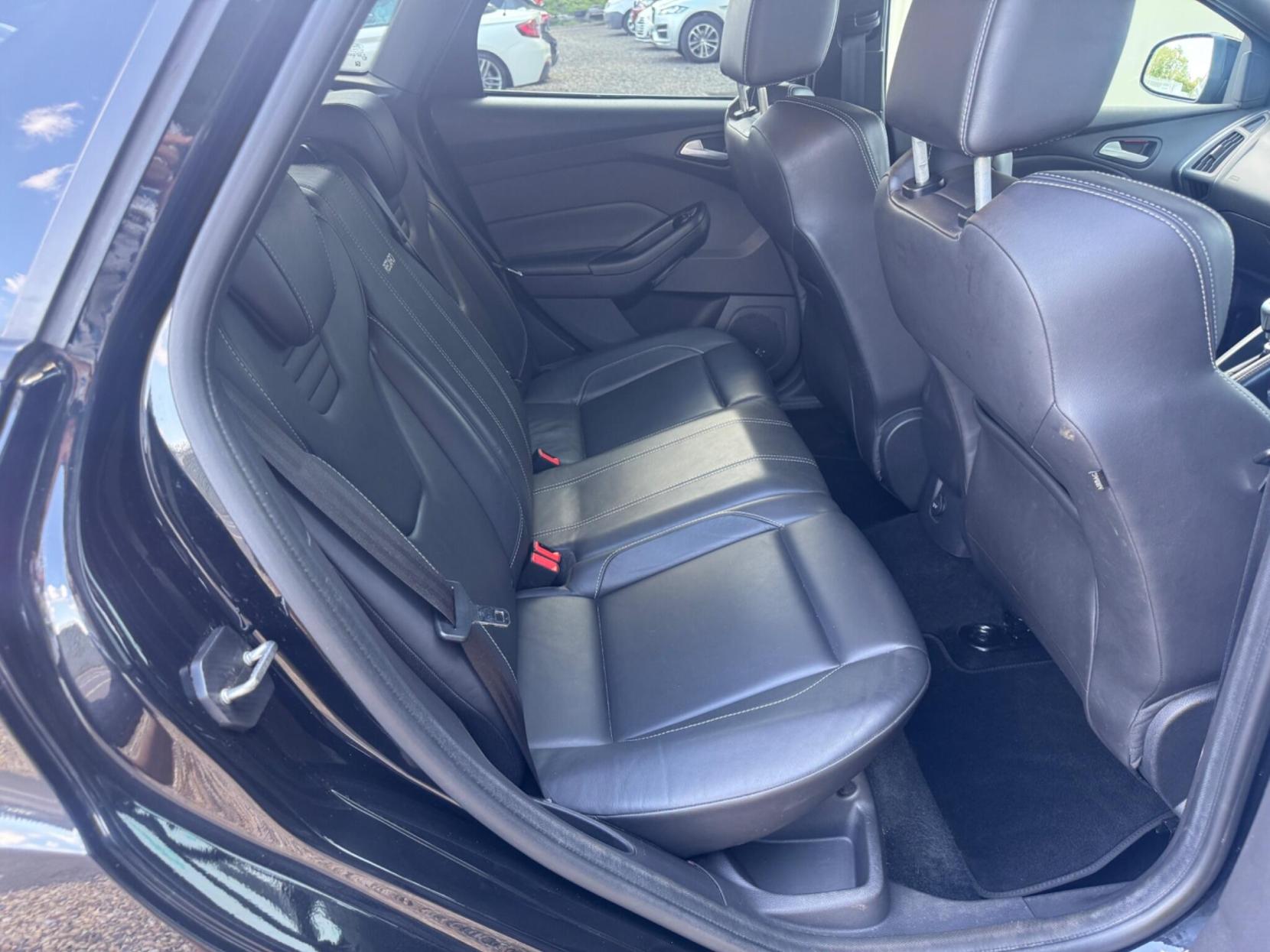 Ford Focus 2.0T EcoBoost ST-3 Euro 5 (s/s) 5dr