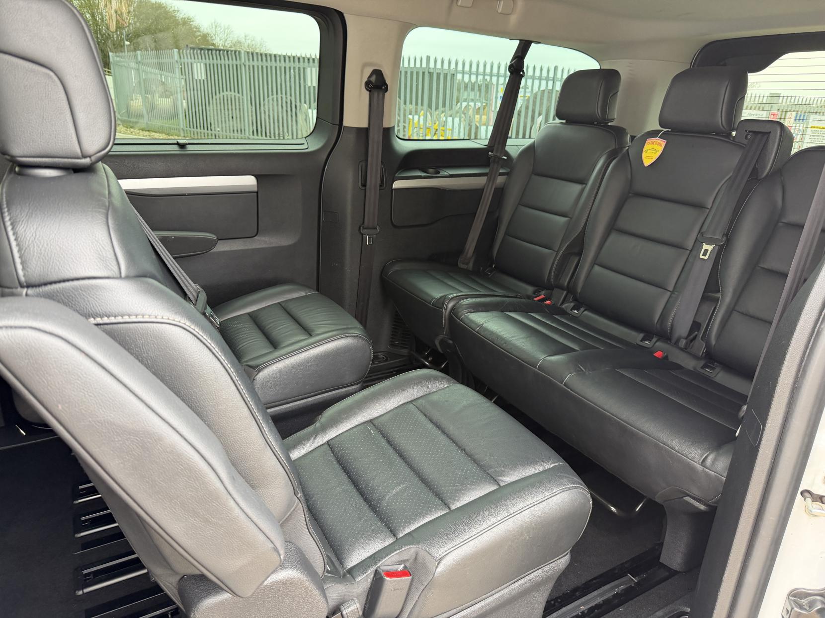 Vauxhall Vivaro Life Electric 50kWh Ultimate MPV 5dr Electric Auto LWB (8 Seat, 7.4kW Charger) (136 ps)