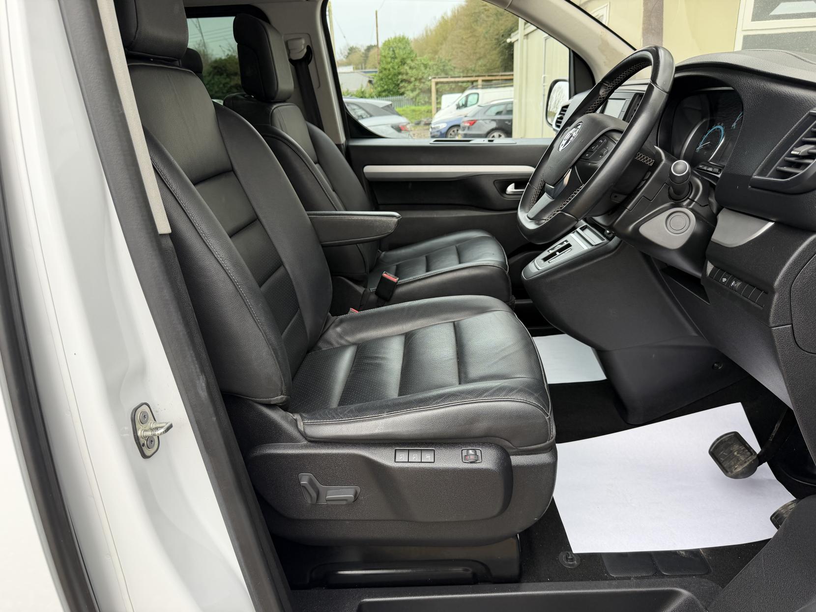 Vauxhall Vivaro Life Electric 50kWh Ultimate MPV 5dr Electric Auto LWB (8 Seat, 7.4kW Charger) (136 ps)