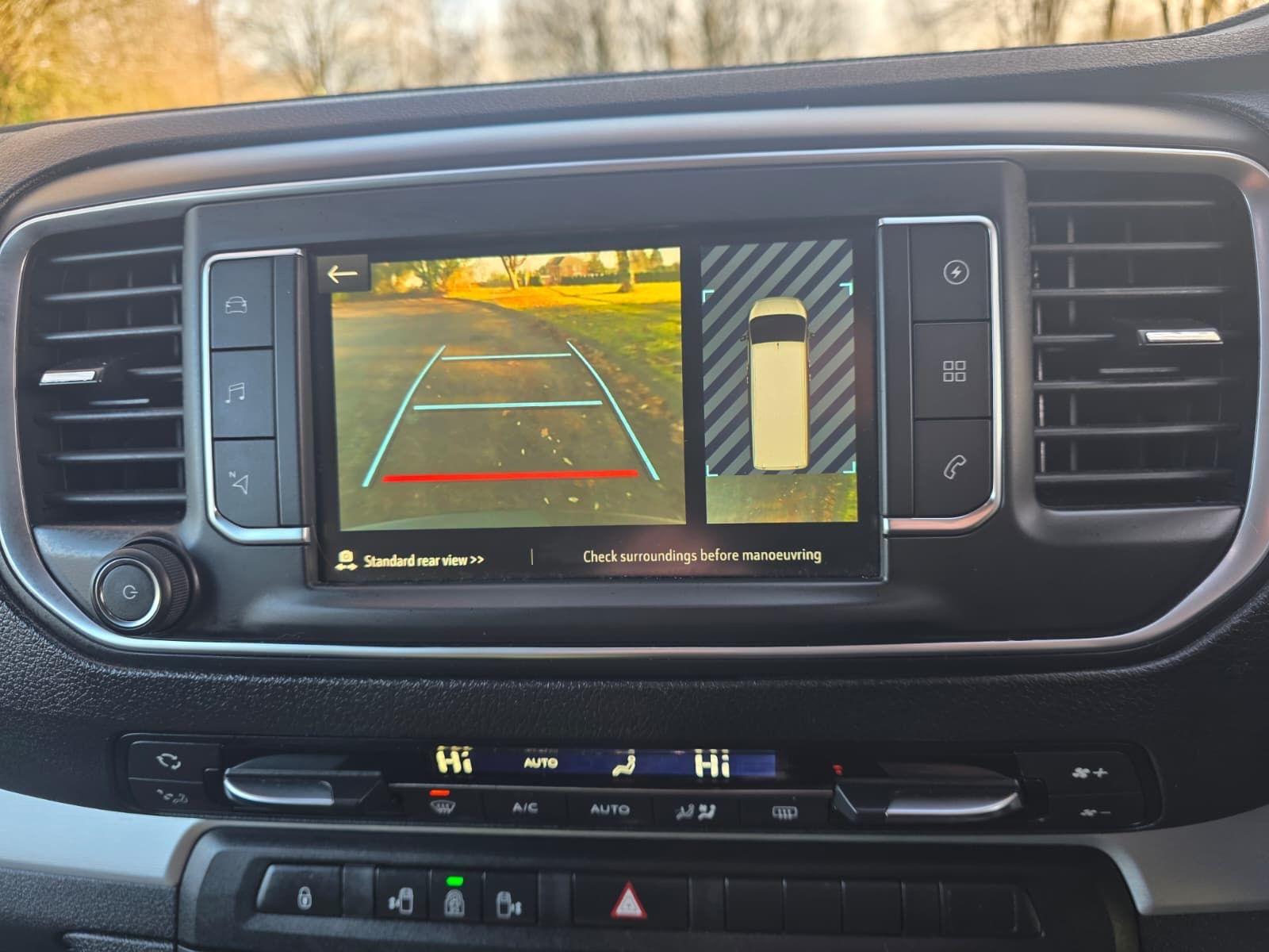 Vauxhall Vivaro Life Electric 50kWh Ultimate MPV 5dr Electric Auto LWB (8 Seat, 7.4kW Charger) (136 ps)