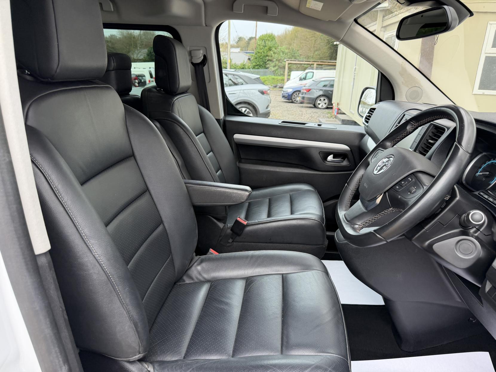 Vauxhall Vivaro Life Electric 50kWh Ultimate MPV 5dr Electric Auto LWB (8 Seat, 7.4kW Charger) (136 ps)