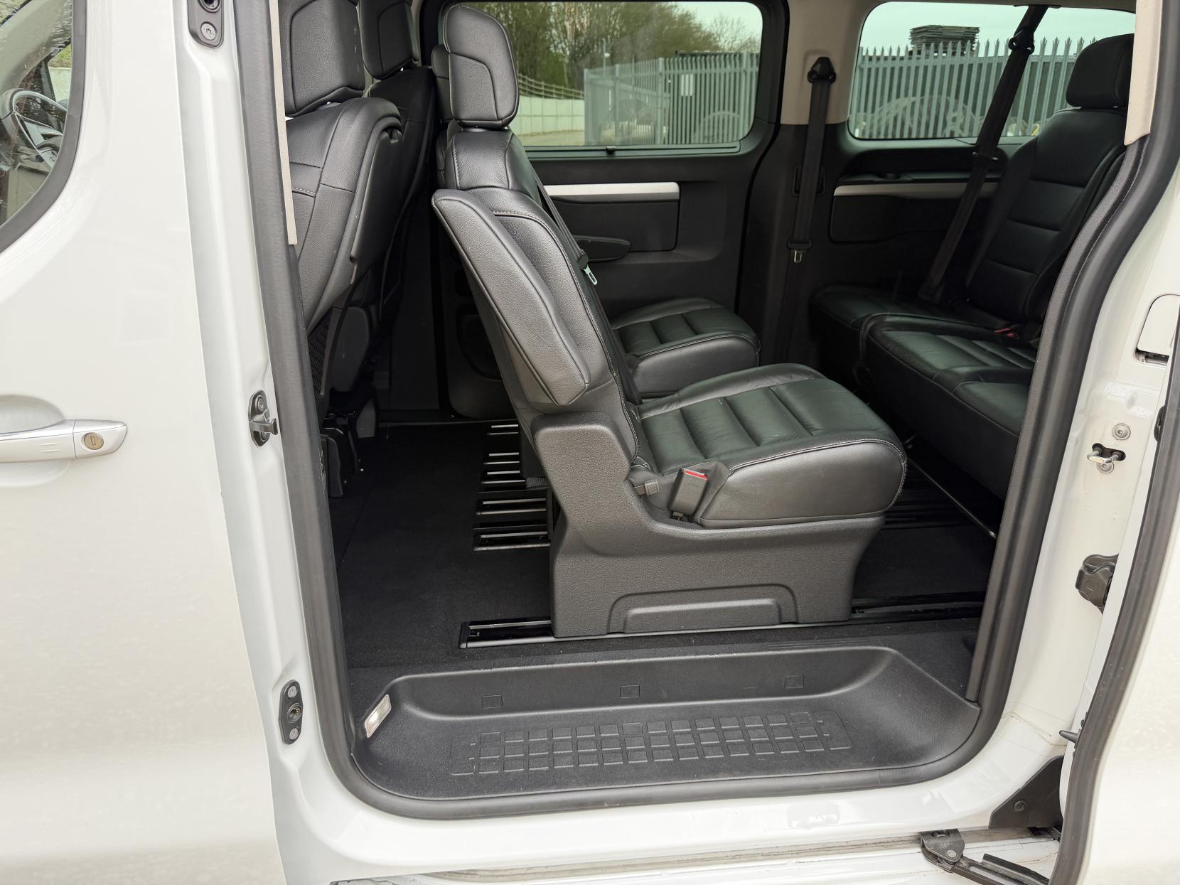 Vauxhall Vivaro Life Electric 50kWh Ultimate MPV 5dr Electric Auto LWB (8 Seat, 7.4kW Charger) (136 ps)