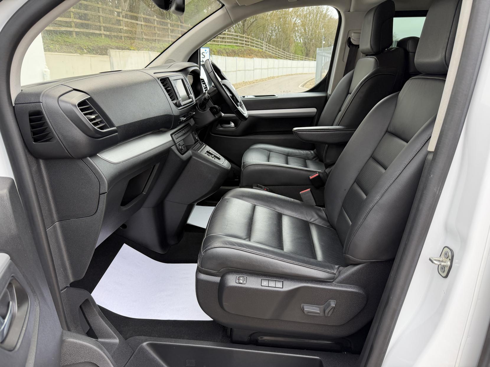 Vauxhall Vivaro Life Electric 50kWh Ultimate MPV 5dr Electric Auto LWB (8 Seat, 7.4kW Charger) (136 ps)