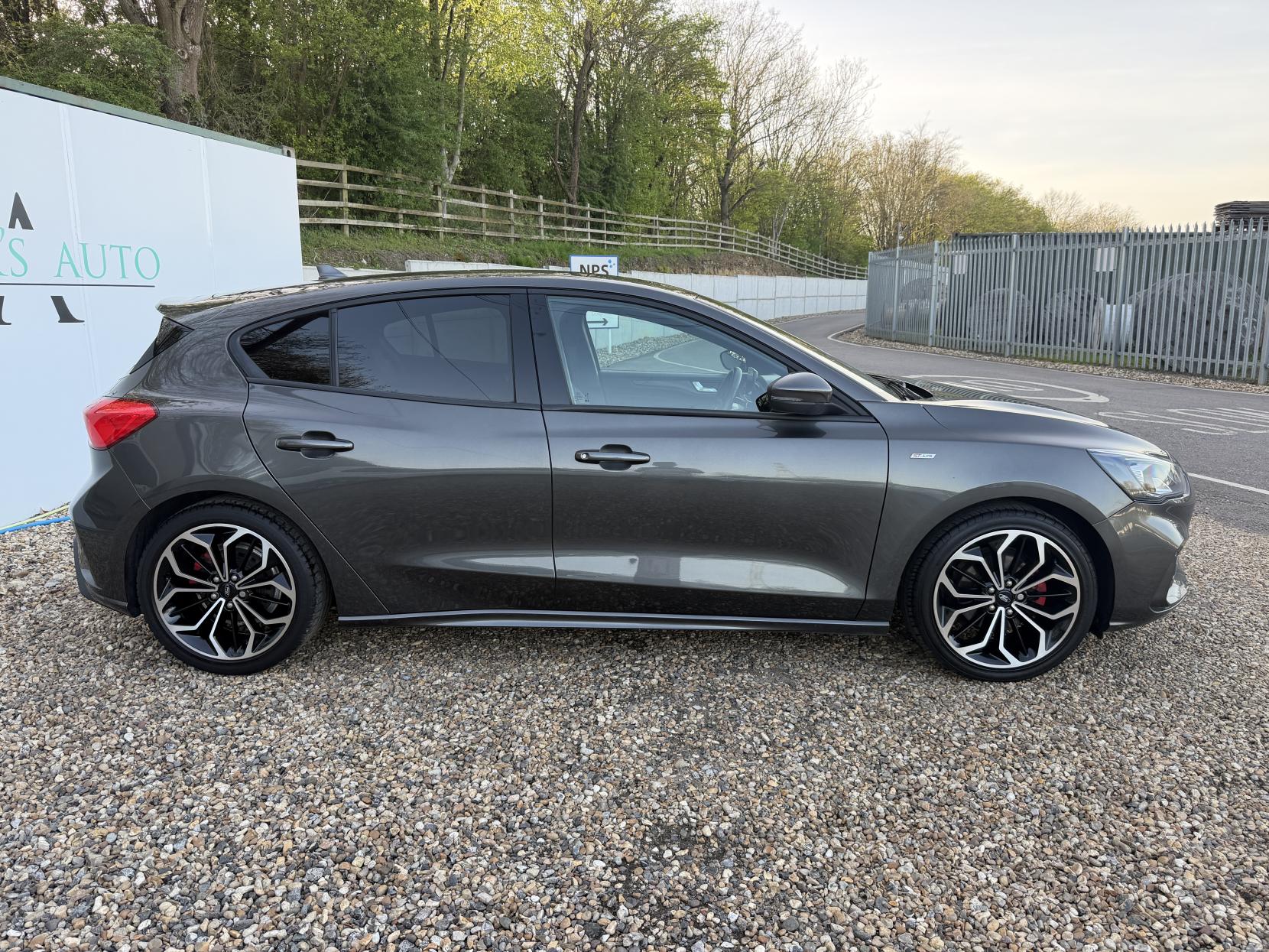 Ford Focus 1.0T EcoBoost ST-Line X Hatchback 5dr Petrol Manual Euro 6 (s/s) (125 ps)