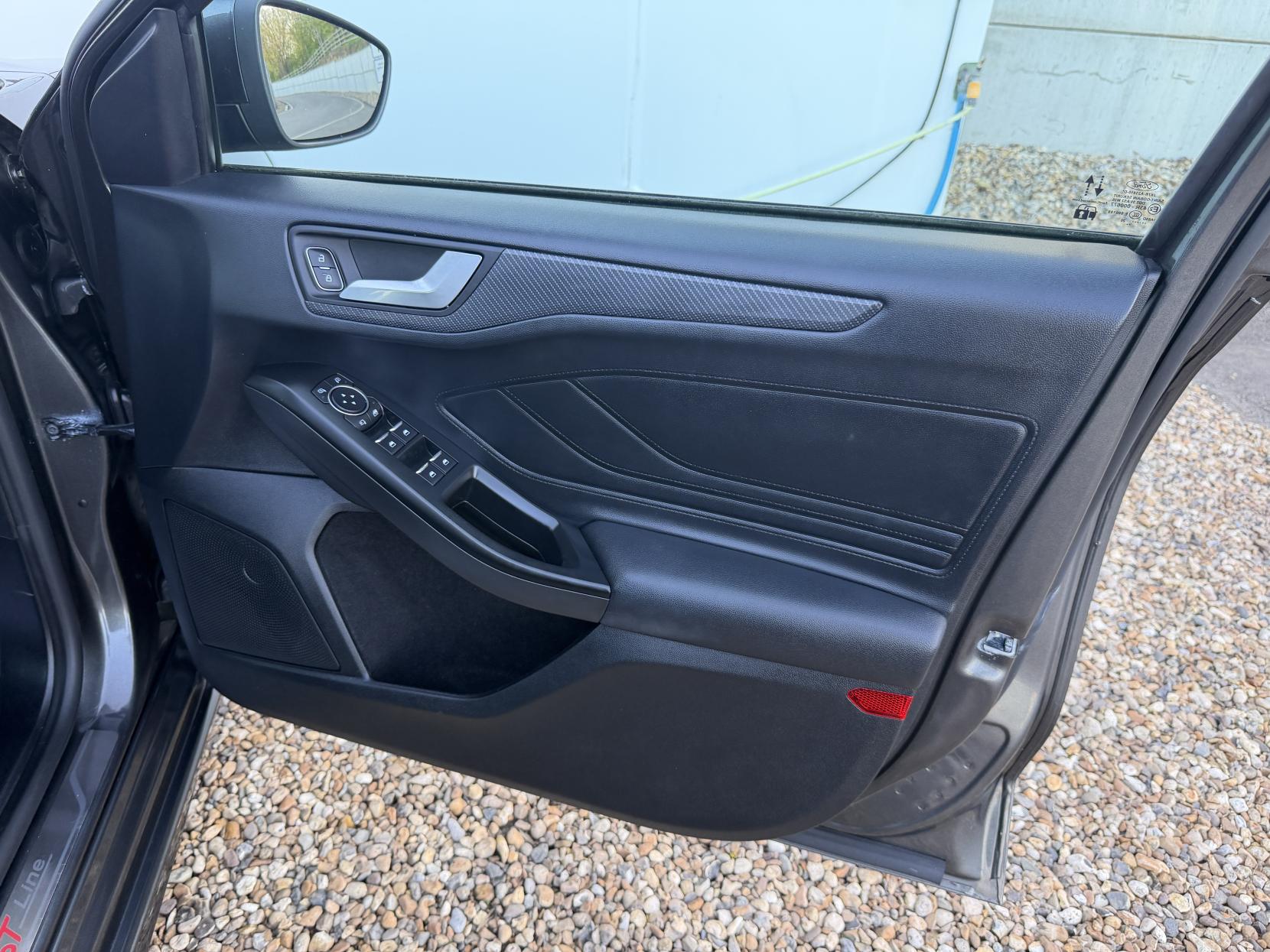 Ford Focus 1.0T EcoBoost ST-Line X Hatchback 5dr Petrol Manual Euro 6 (s/s) (125 ps)