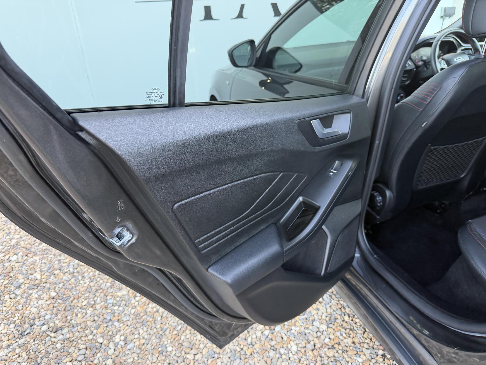 Ford Focus 1.0T EcoBoost ST-Line X Hatchback 5dr Petrol Manual Euro 6 (s/s) (125 ps)