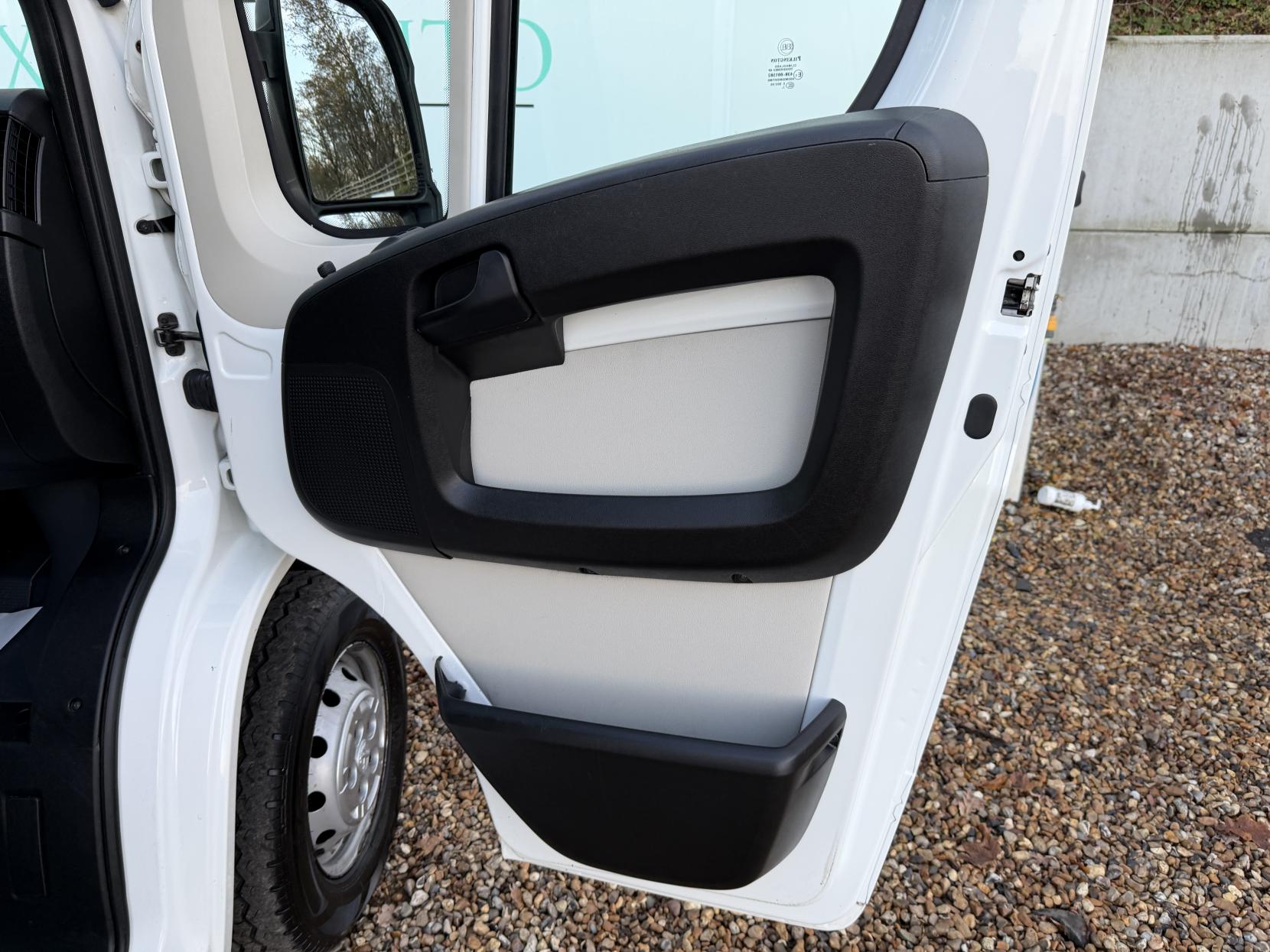 Peugeot Boxer 2.0 BlueHDi 335 Professional Panel Van 5dr Diesel Manual L2 H2 Euro 6 (130 ps)