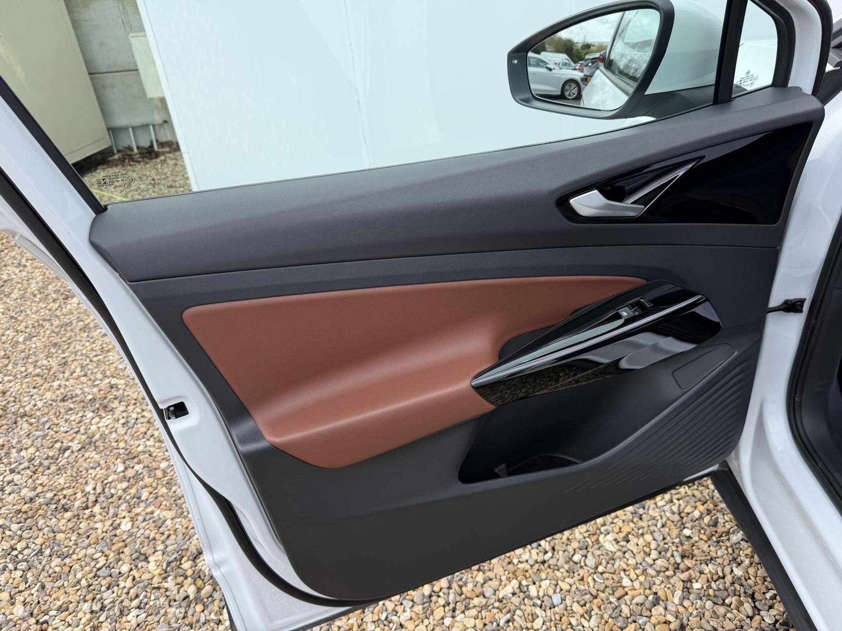 Volkswagen ID.4 Pro Performance 77kWh Life SUV 5dr Electric Auto (204 ps)