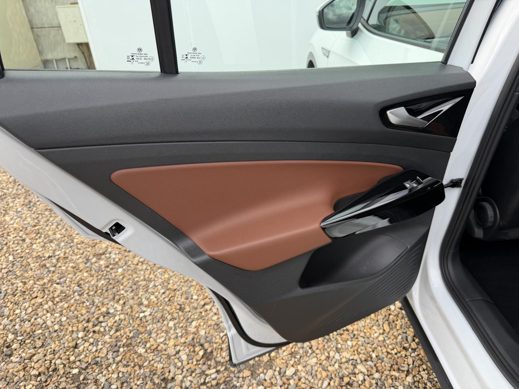 Volkswagen ID.4 Pro Performance 77kWh Life SUV 5dr Electric Auto (204 ps)