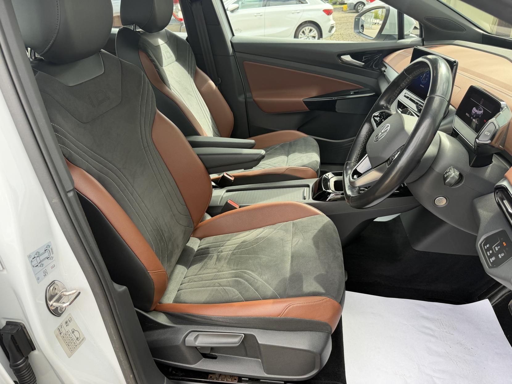 Volkswagen ID.4 Pro Performance 77kWh Life SUV 5dr Electric Auto (204 ps)