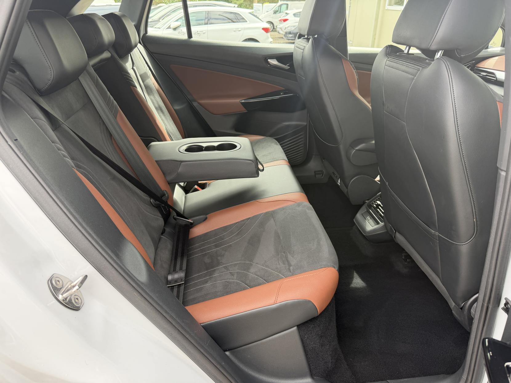 Volkswagen ID.4 Pro Performance 77kWh Life SUV 5dr Electric Auto (204 ps)