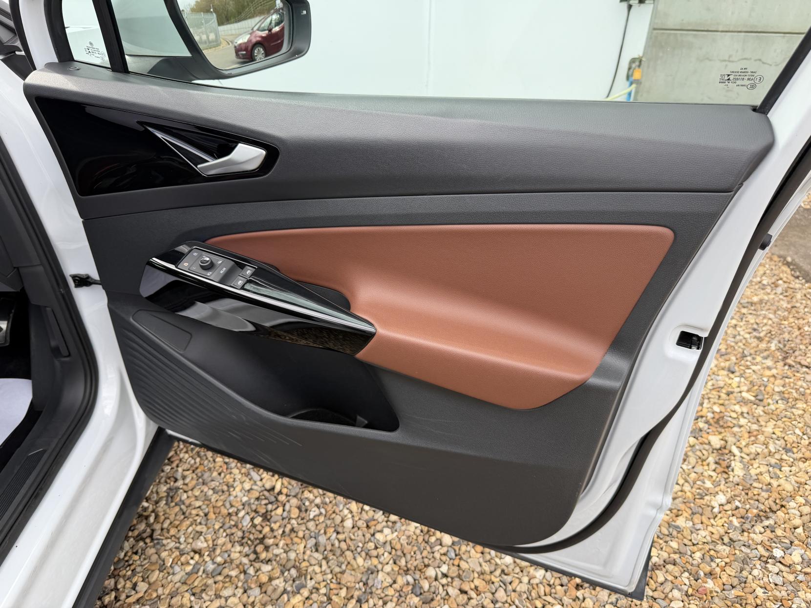 Volkswagen ID.4 Pro Performance 77kWh Life SUV 5dr Electric Auto (204 ps)