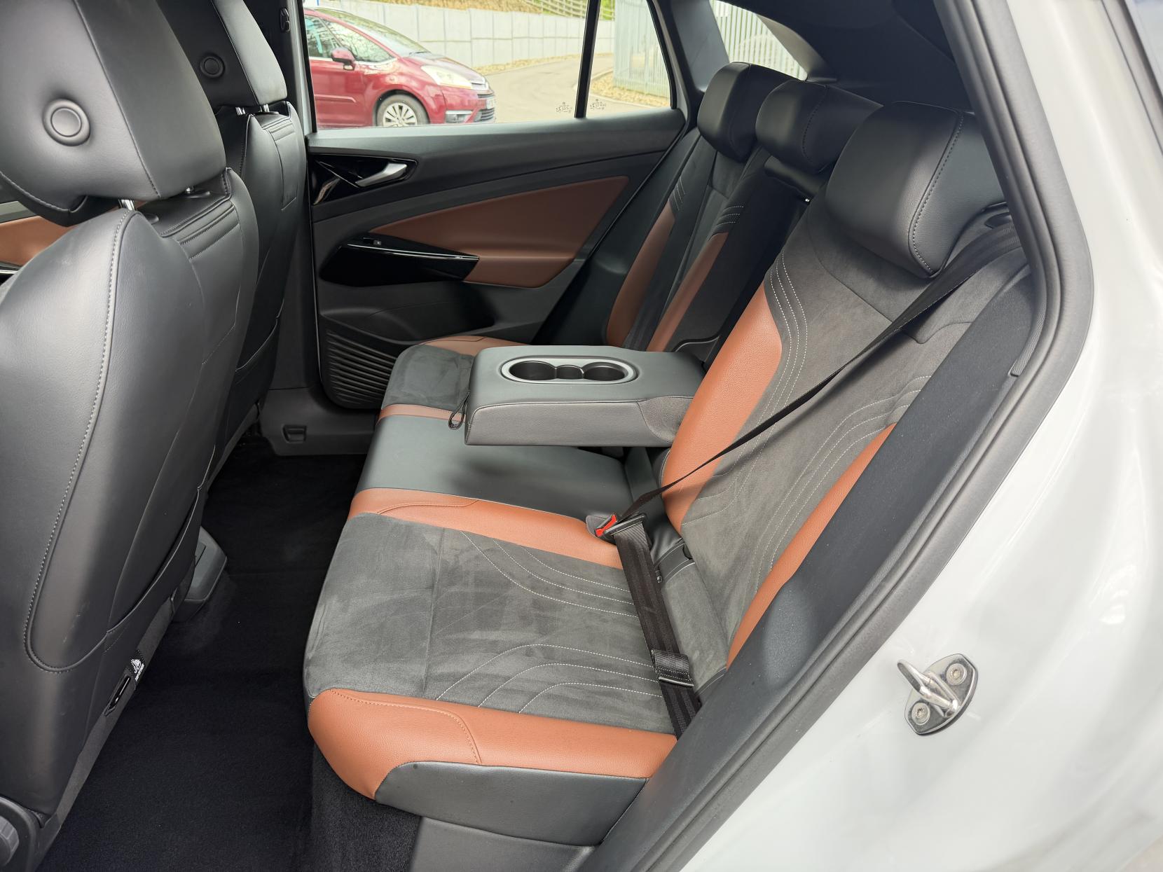 Volkswagen ID.4 Pro Performance 77kWh Life SUV 5dr Electric Auto (204 ps)