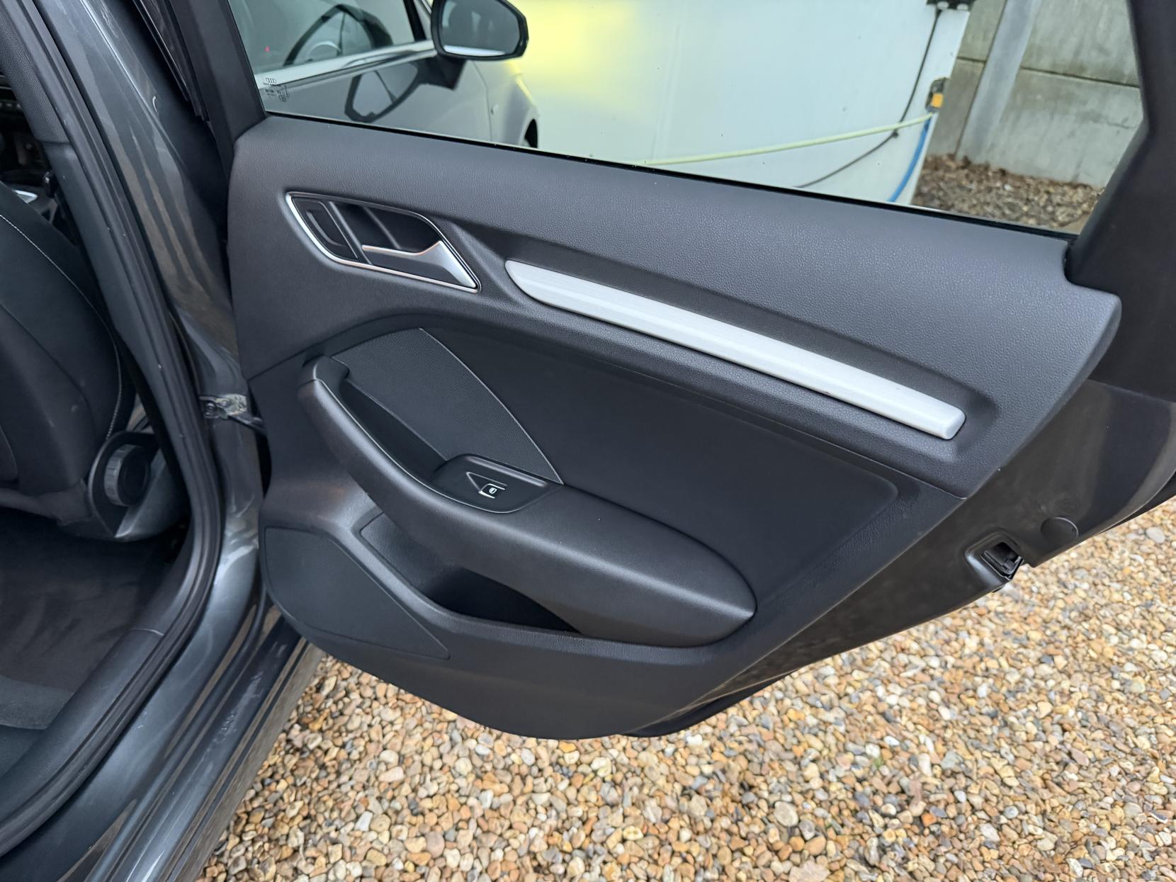 Audi A3 2.0 TDI S line Sportback 5dr Diesel S Tronic quattro Euro 6 (s/s) (Nav) (184 ps)