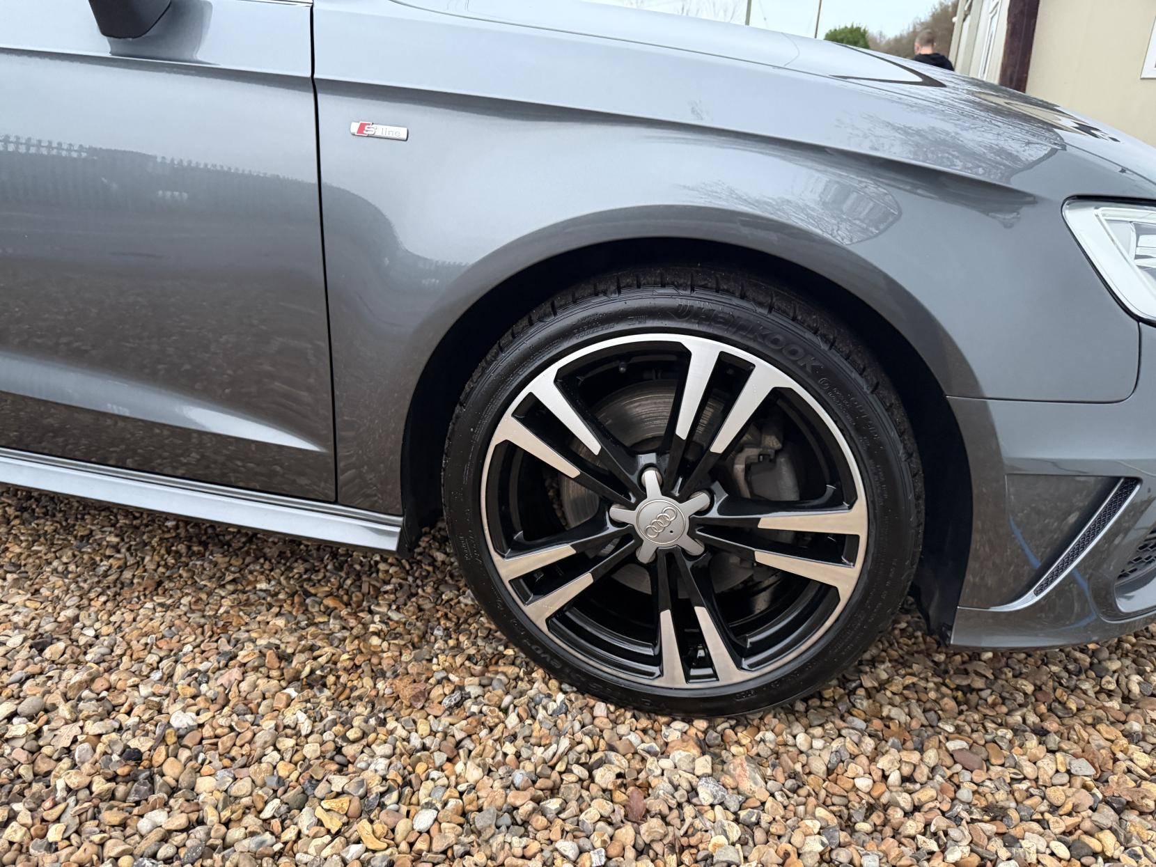 Audi A3 2.0 TDI S line Sportback 5dr Diesel S Tronic quattro Euro 6 (s/s) (Nav) (184 ps)