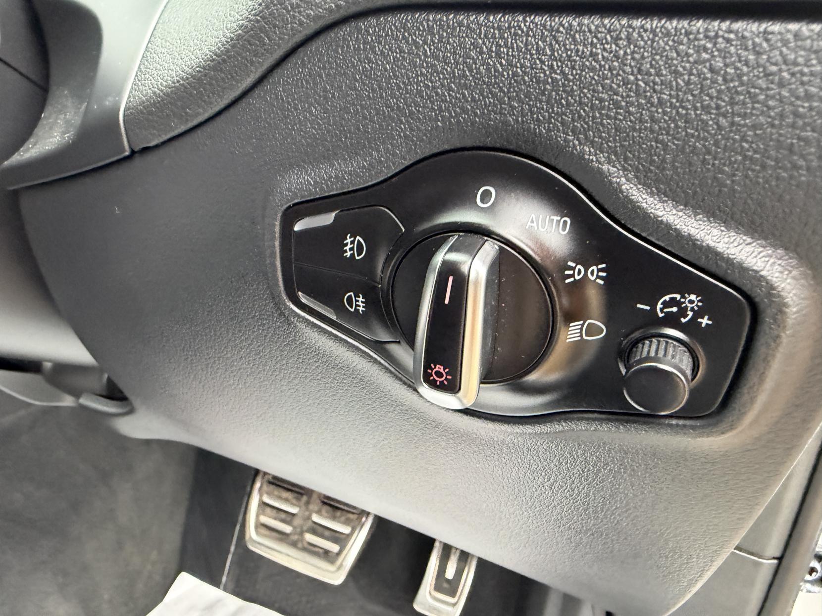 Audi SQ5 3.0 BiTDI V6 Plus SUV 5dr Diesel Tiptronic quattro Euro 6 (s/s) (340 ps)