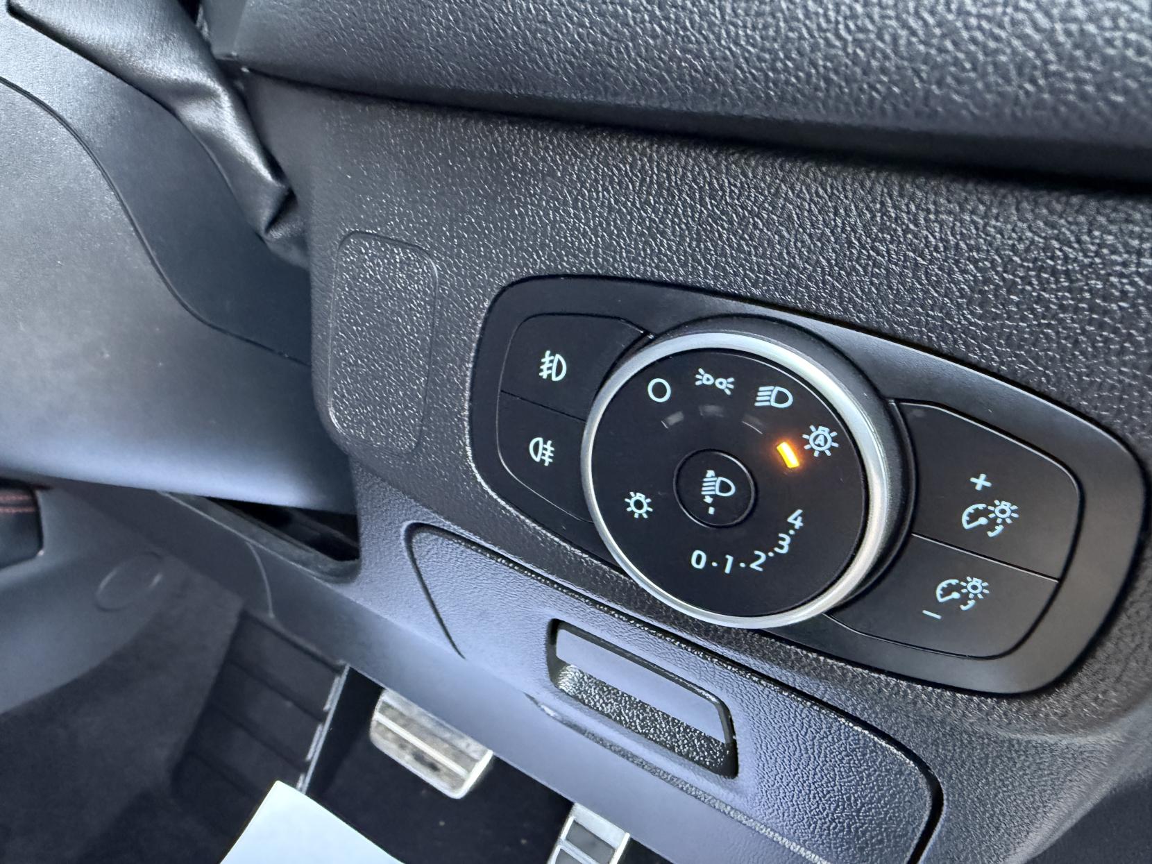 Ford Focus 1.0T EcoBoost ST-Line X Hatchback 5dr Petrol Auto Euro 6 (s/s) (125 ps)