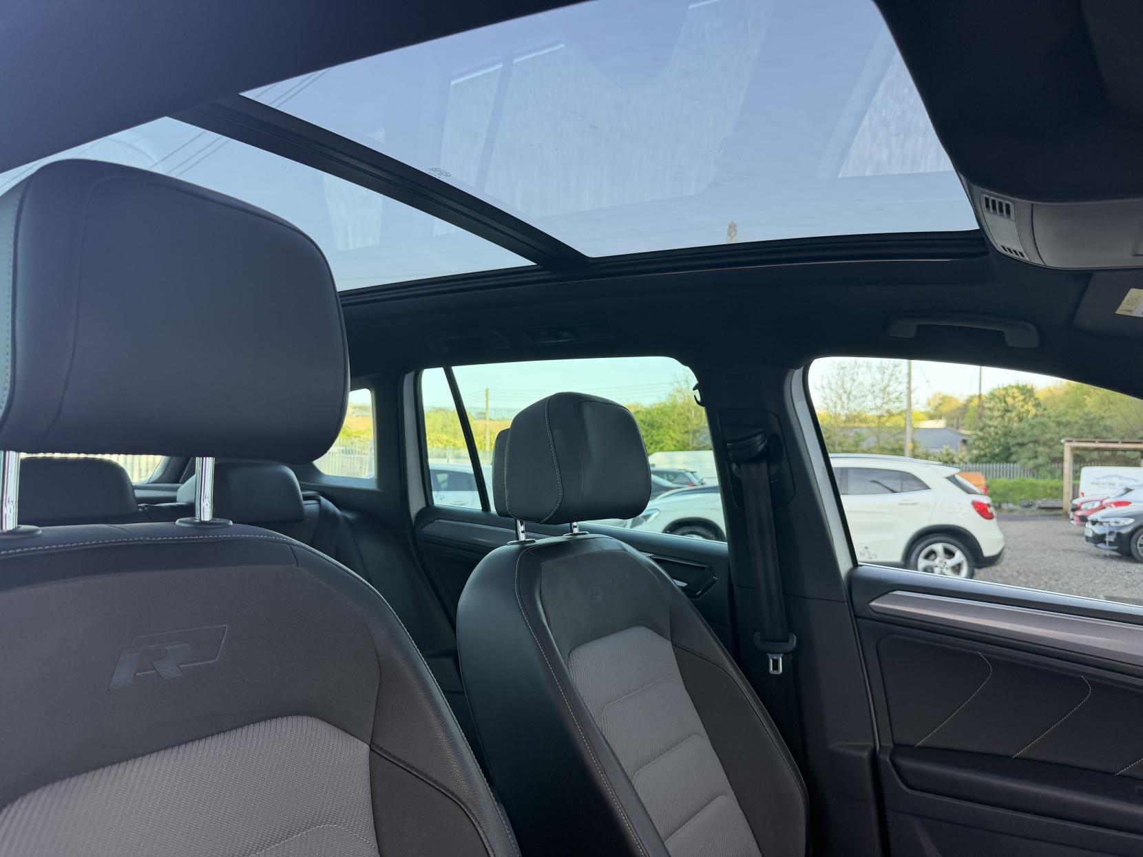 Volkswagen Tiguan 2.0 TDI BlueMotion Tech R-Line SUV 5dr Diesel DSG Euro 6 (s/s) (150 ps)