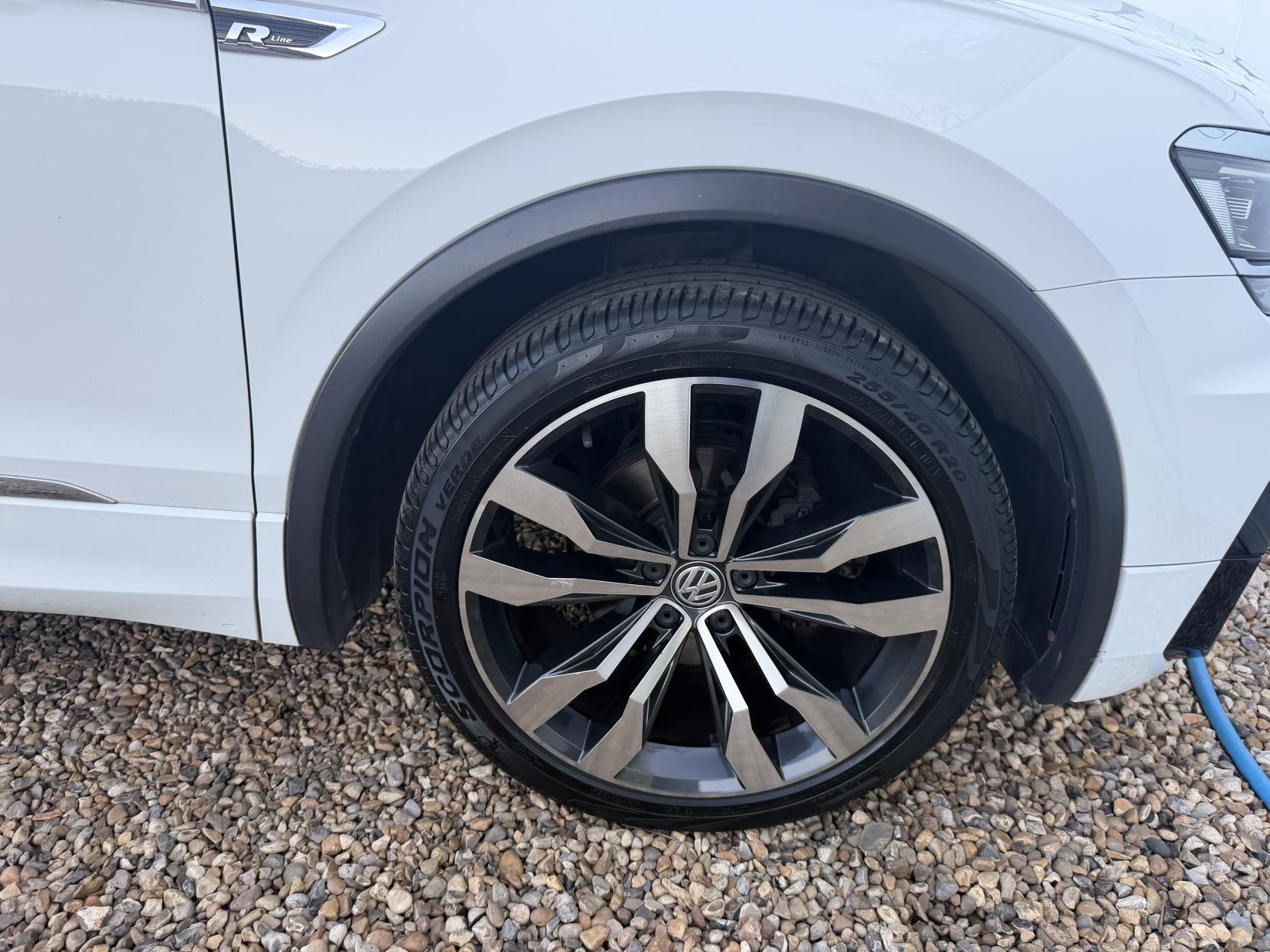 Volkswagen Tiguan 2.0 TDI BlueMotion Tech R-Line SUV 5dr Diesel DSG Euro 6 (s/s) (150 ps)