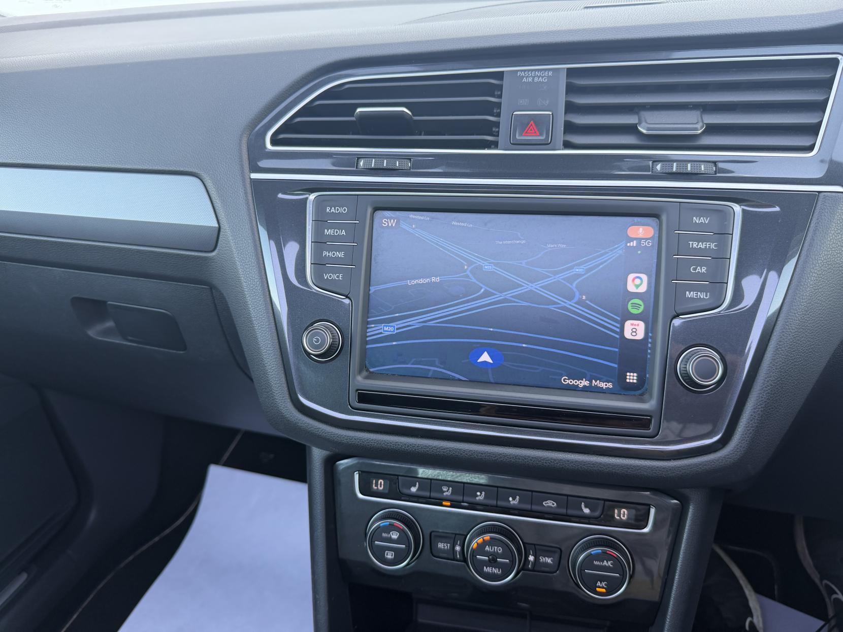 Volkswagen Tiguan 2.0 TDI BlueMotion Tech R-Line SUV 5dr Diesel DSG Euro 6 (s/s) (150 ps)