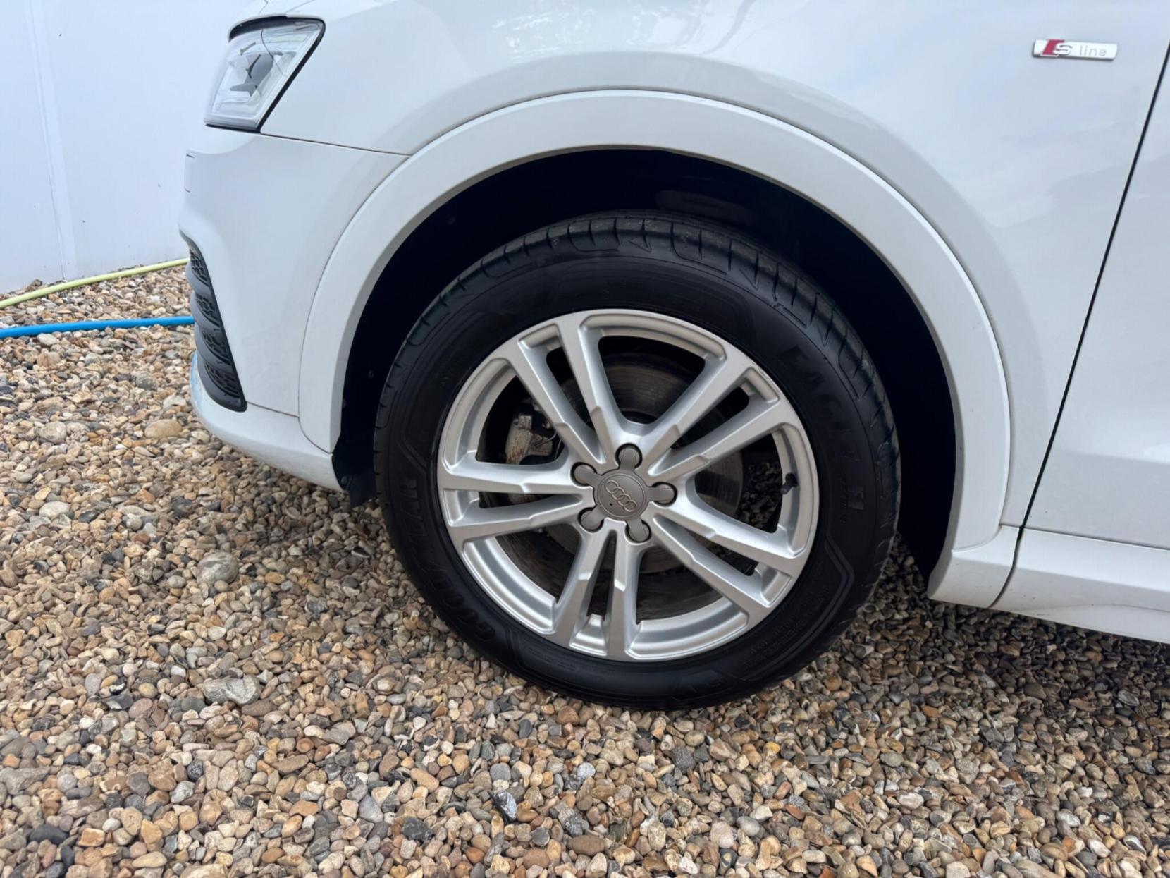 Audi Q3 1.4 TFSI CoD S line S Tronic Euro 6 (s/s) 5dr
