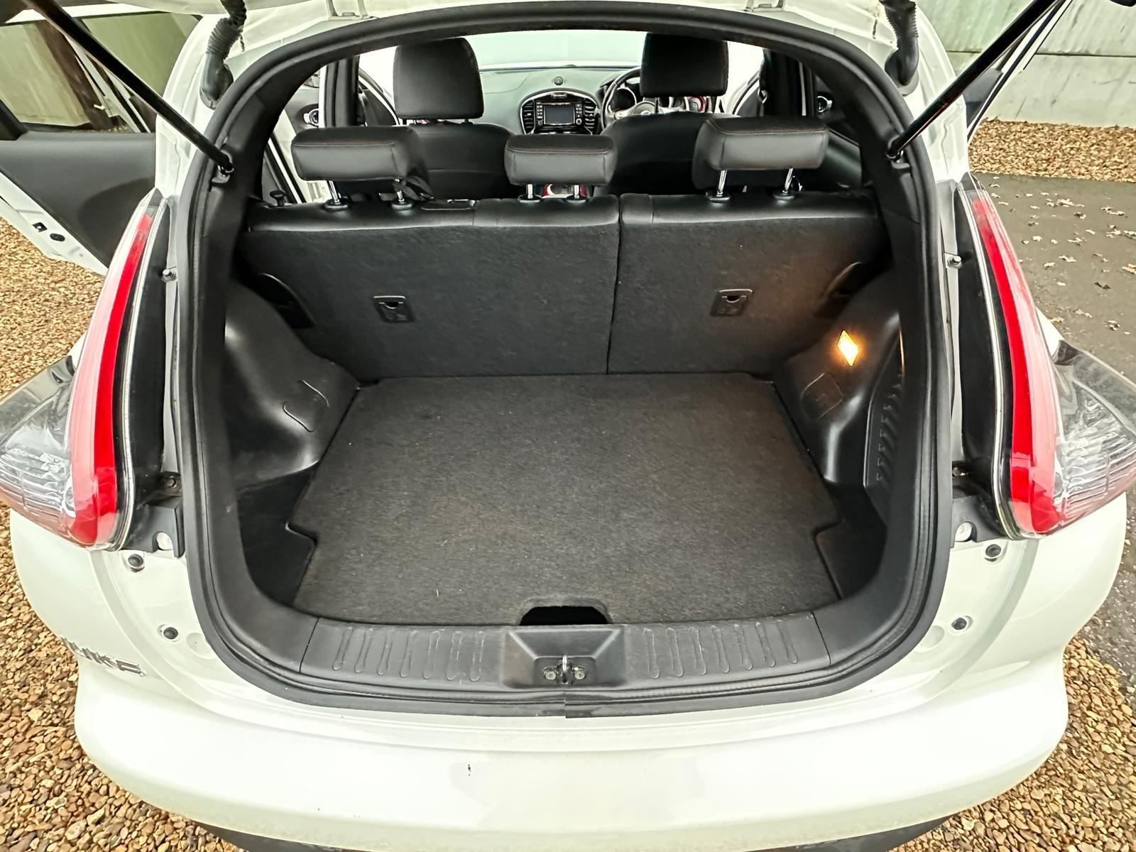 Nissan Juke 1.6 Tekna SUV 5dr Petrol XTRON Euro 6 (117 ps)