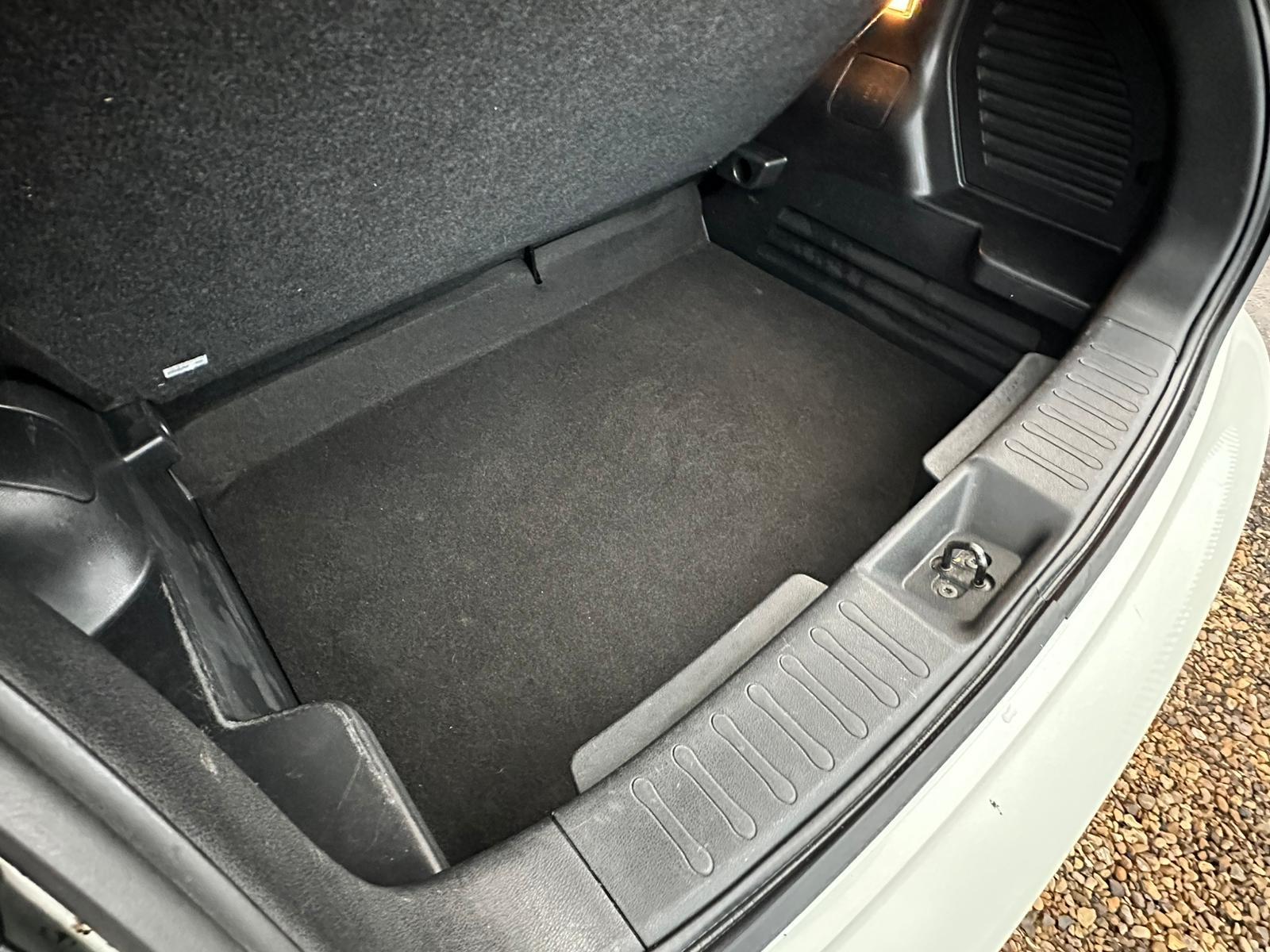 Nissan Juke 1.6 Tekna SUV 5dr Petrol XTRON Euro 6 (117 ps)