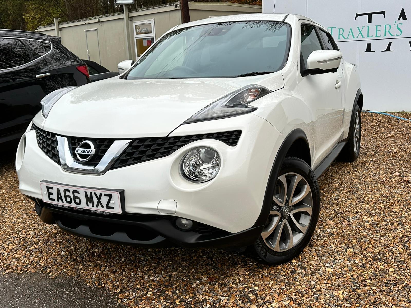 Nissan Juke 1.6 Tekna SUV 5dr Petrol XTRON Euro 6 (117 ps)