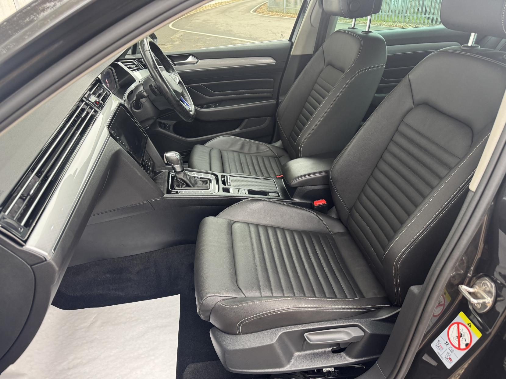 Volkswagen Passat 1.4 TSI 13kWh GTE Advance Saloon 4dr Petrol Plug-in Hybrid DSG Euro 6 (s/s) (218 ps)