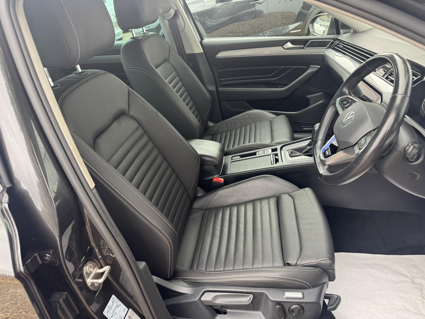 Volkswagen Passat 1.4 TSI 13kWh GTE Advance Saloon 4dr Petrol Plug-in Hybrid DSG Euro 6 (s/s) (218 ps)
