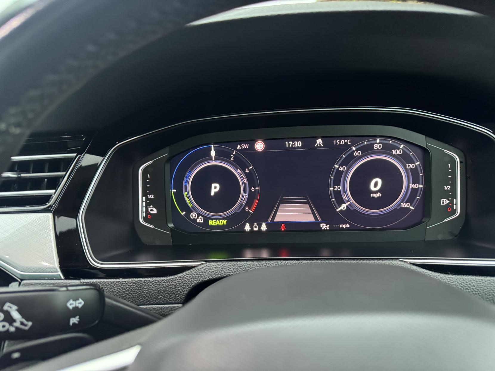 Volkswagen Passat 1.4 TSI 13kWh GTE Advance Saloon 4dr Petrol Plug-in Hybrid DSG Euro 6 (s/s) (218 ps)