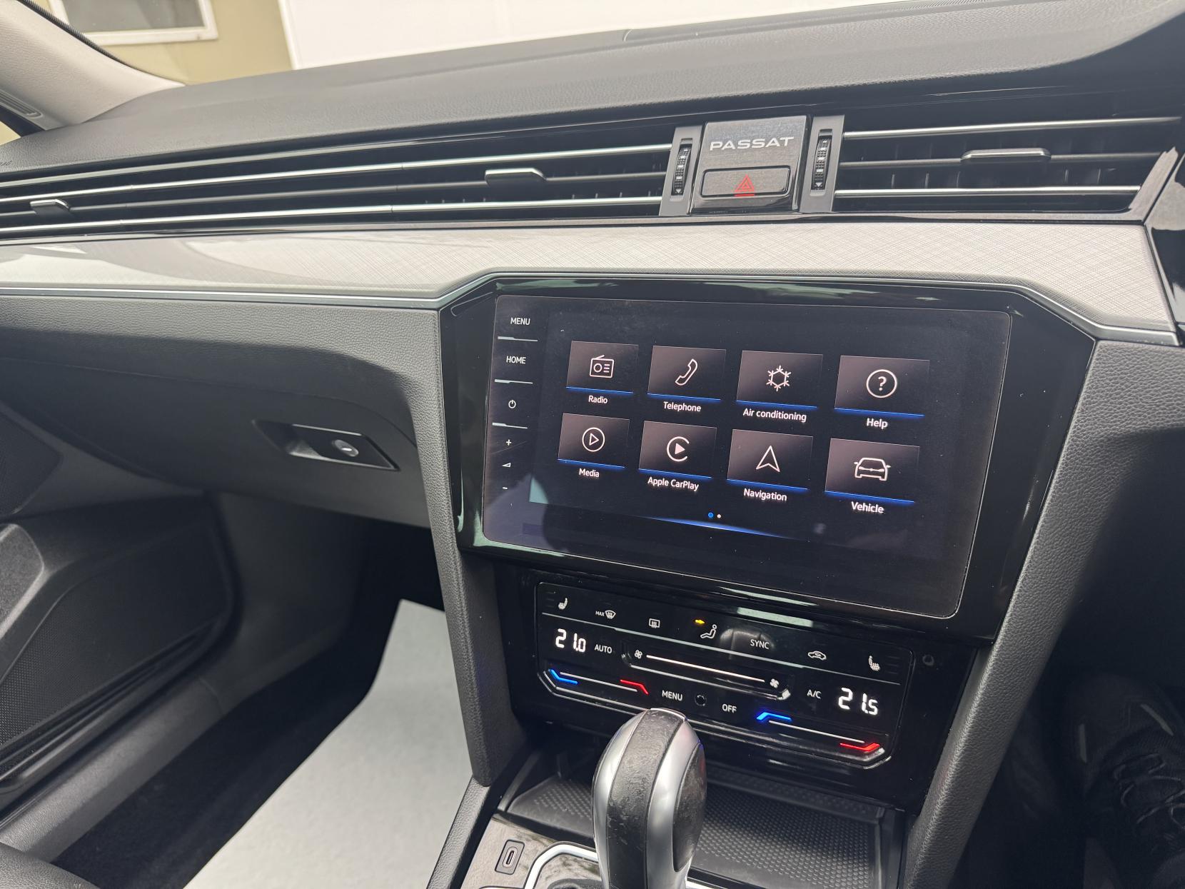 Volkswagen Passat 1.4 TSI 13kWh GTE Advance Saloon 4dr Petrol Plug-in Hybrid DSG Euro 6 (s/s) (218 ps)