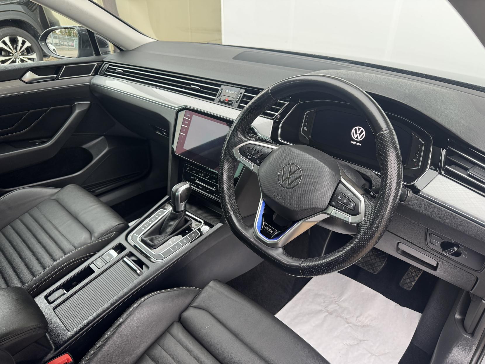 Volkswagen Passat 1.4 TSI 13kWh GTE Advance Saloon 4dr Petrol Plug-in Hybrid DSG Euro 6 (s/s) (218 ps)