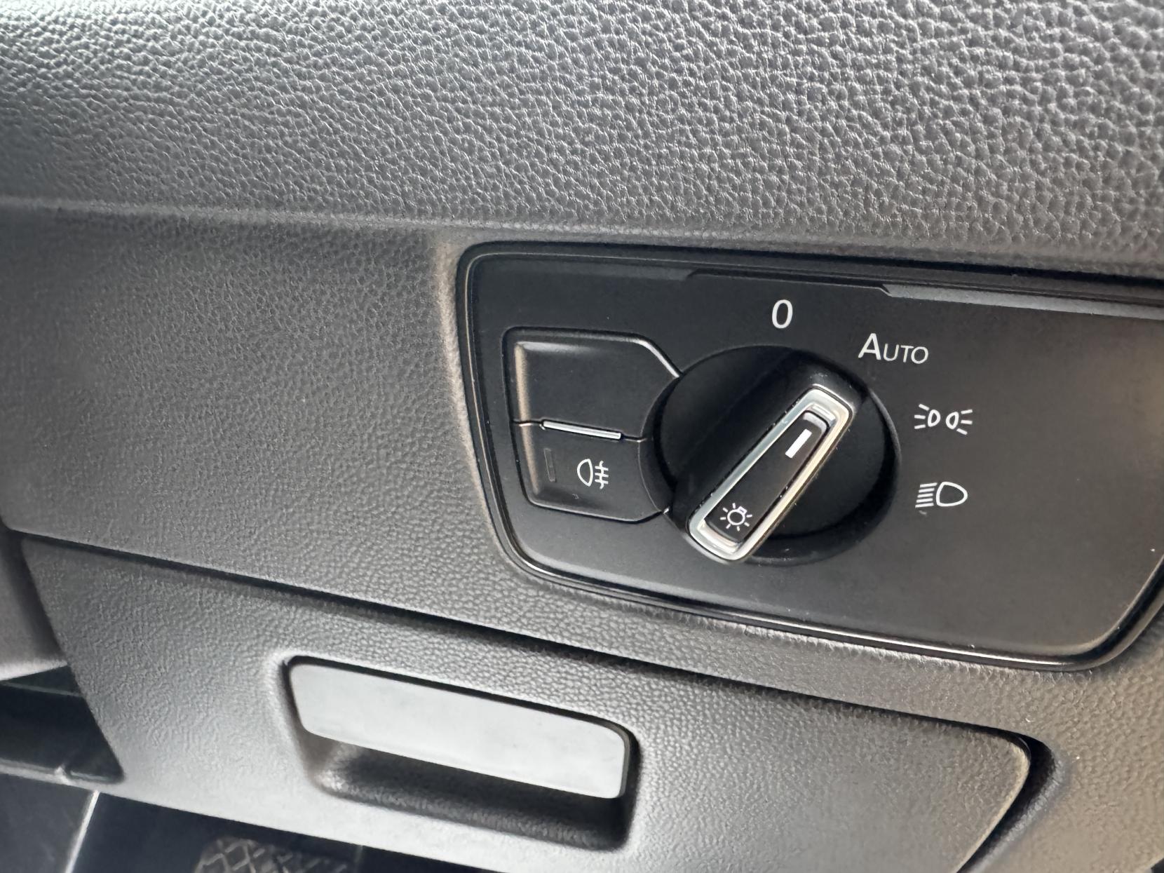 Volkswagen Passat 1.4 TSI 13kWh GTE Advance Saloon 4dr Petrol Plug-in Hybrid DSG Euro 6 (s/s) (218 ps)