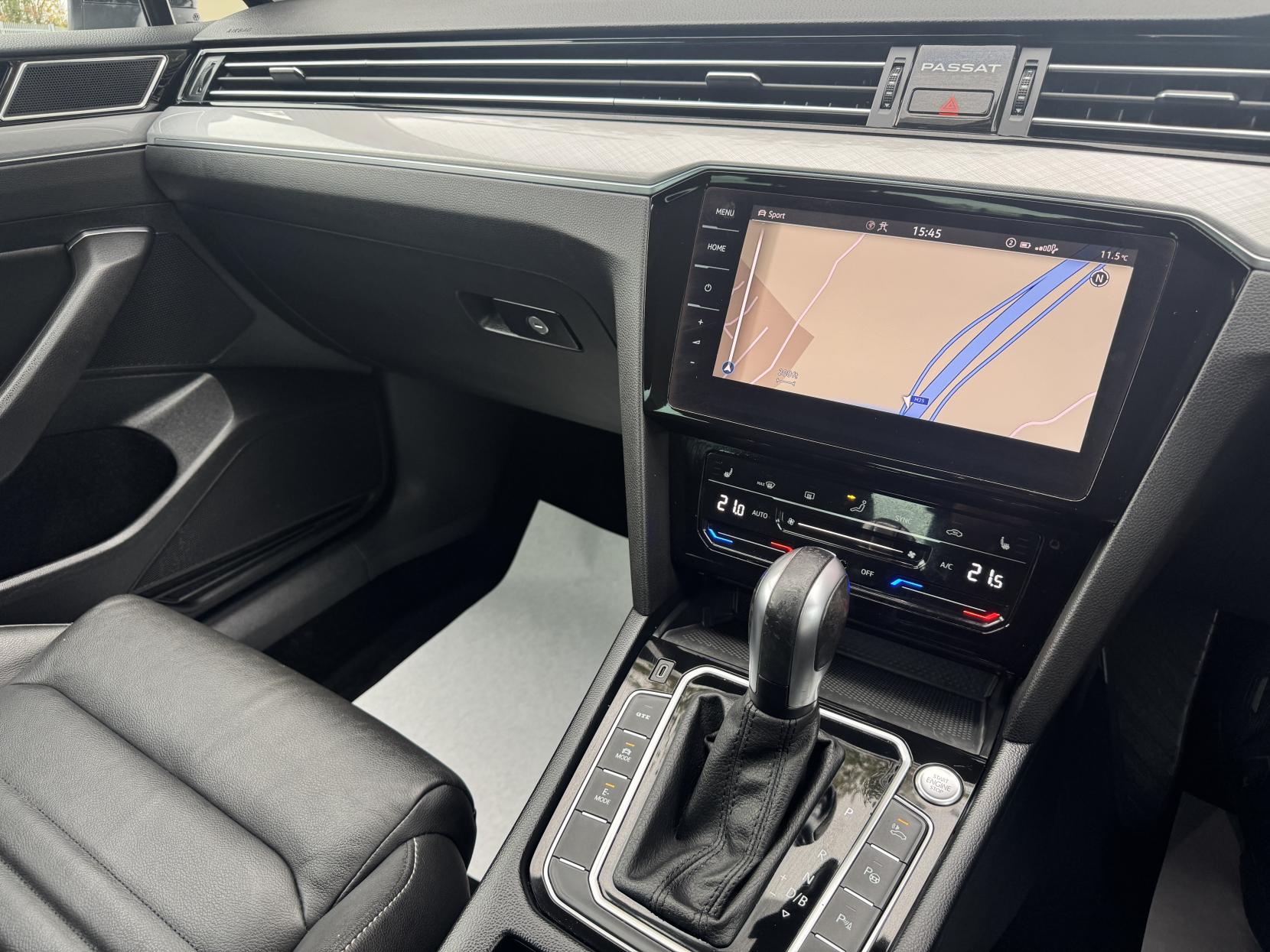Volkswagen Passat 1.4 TSI 13kWh GTE Advance Saloon 4dr Petrol Plug-in Hybrid DSG Euro 6 (s/s) (218 ps)