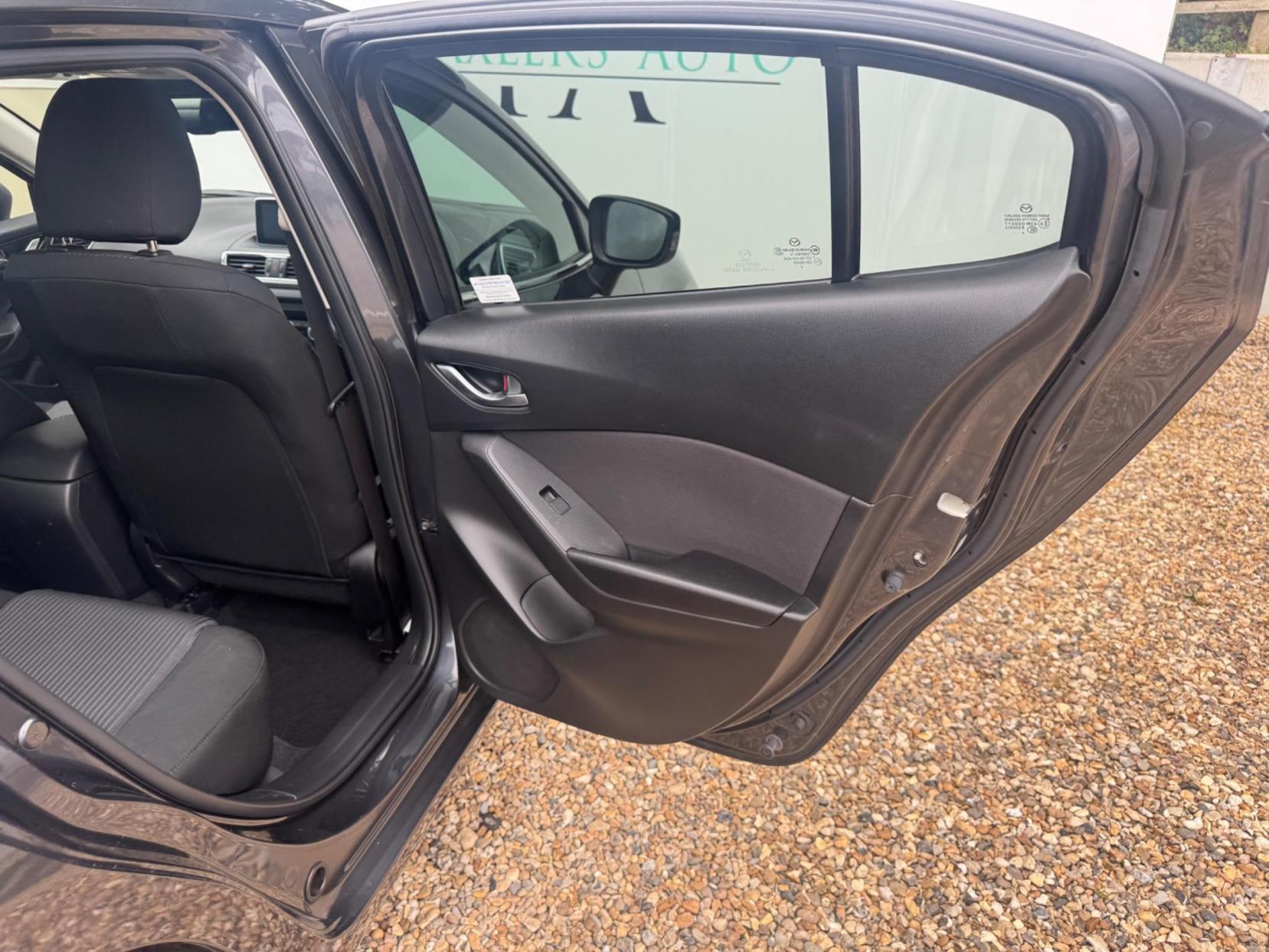 Mazda Mazda3 2.0 SKYACTIV-G Sport Nav Fastback Euro 5 (s/s) 4dr