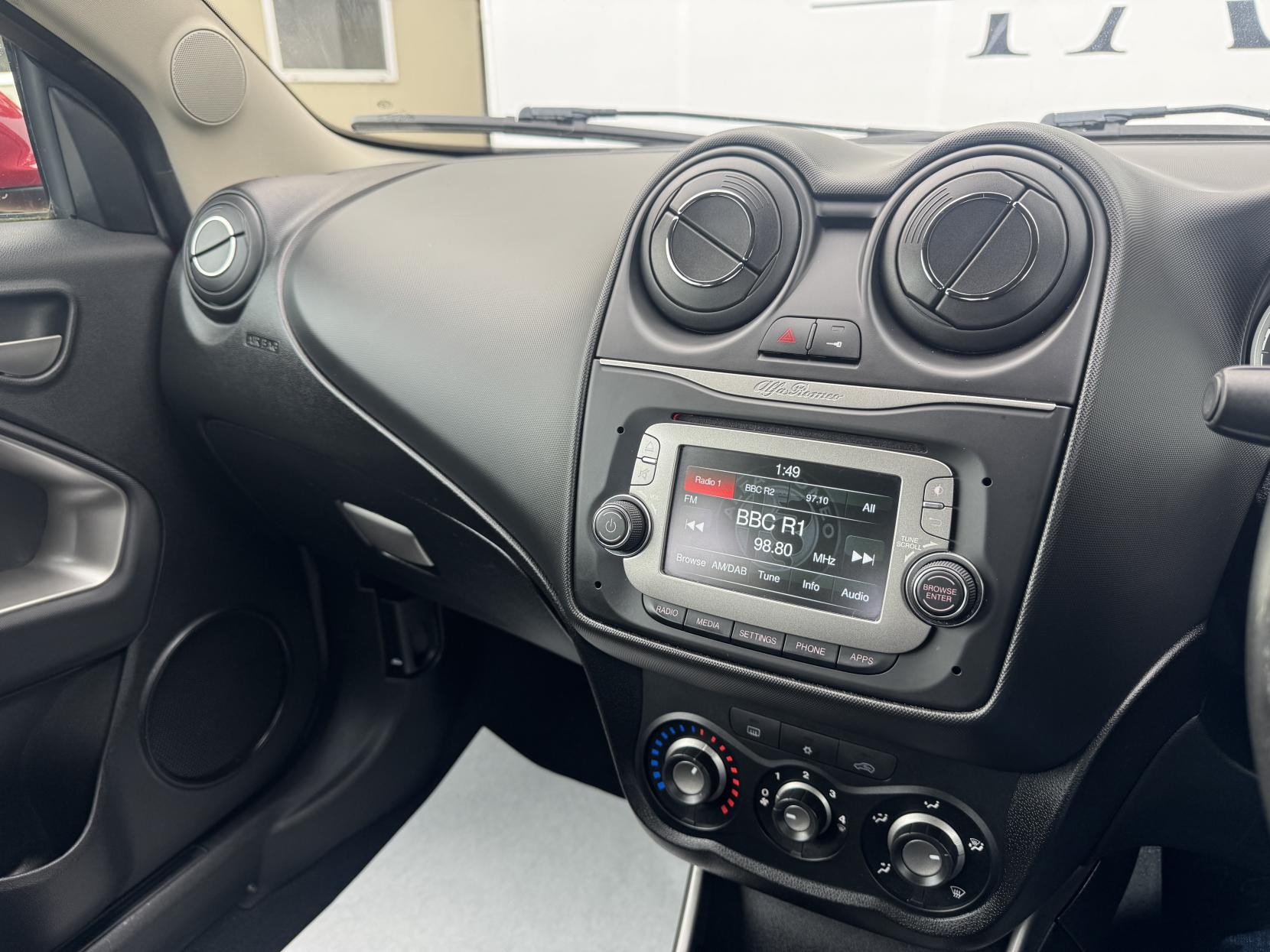 Alfa Romeo MiTo 875 TB TwinAir Hatchback 3dr Petrol Manual Euro 6 (s/s) (105 ps)