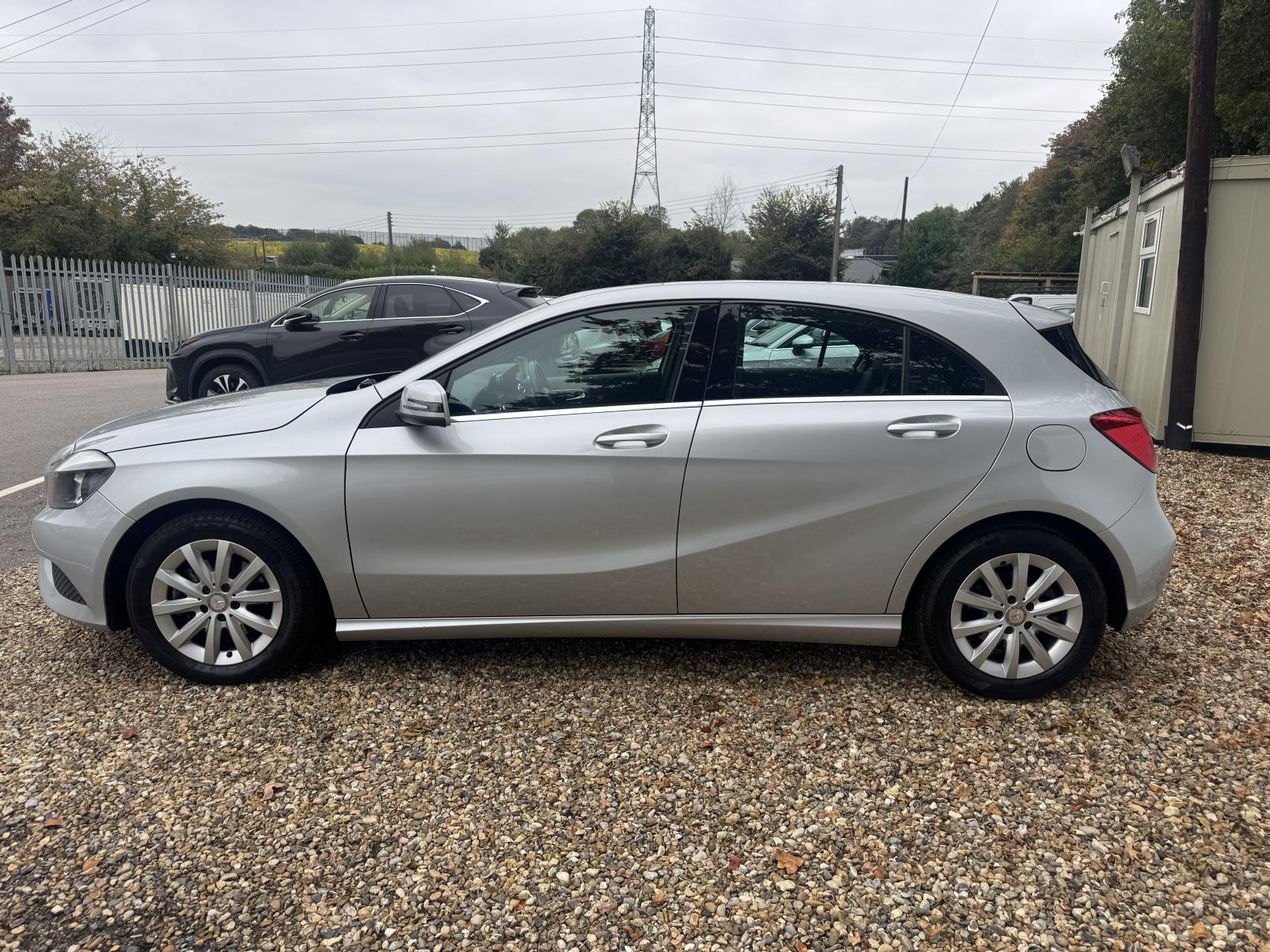 Mercedes-Benz A Class 1.6 A180 SE Hatchback 5dr Petrol Manual Euro 6 (s/s) (122 ps)
