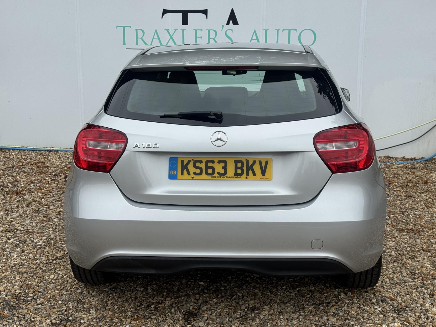 Mercedes-Benz A Class 1.6 A180 SE Hatchback 5dr Petrol Manual Euro 6 (s/s) (122 ps)