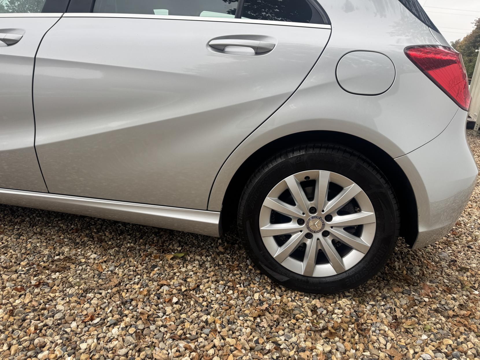 Mercedes-Benz A Class 1.6 A180 SE Hatchback 5dr Petrol Manual Euro 6 (s/s) (122 ps)