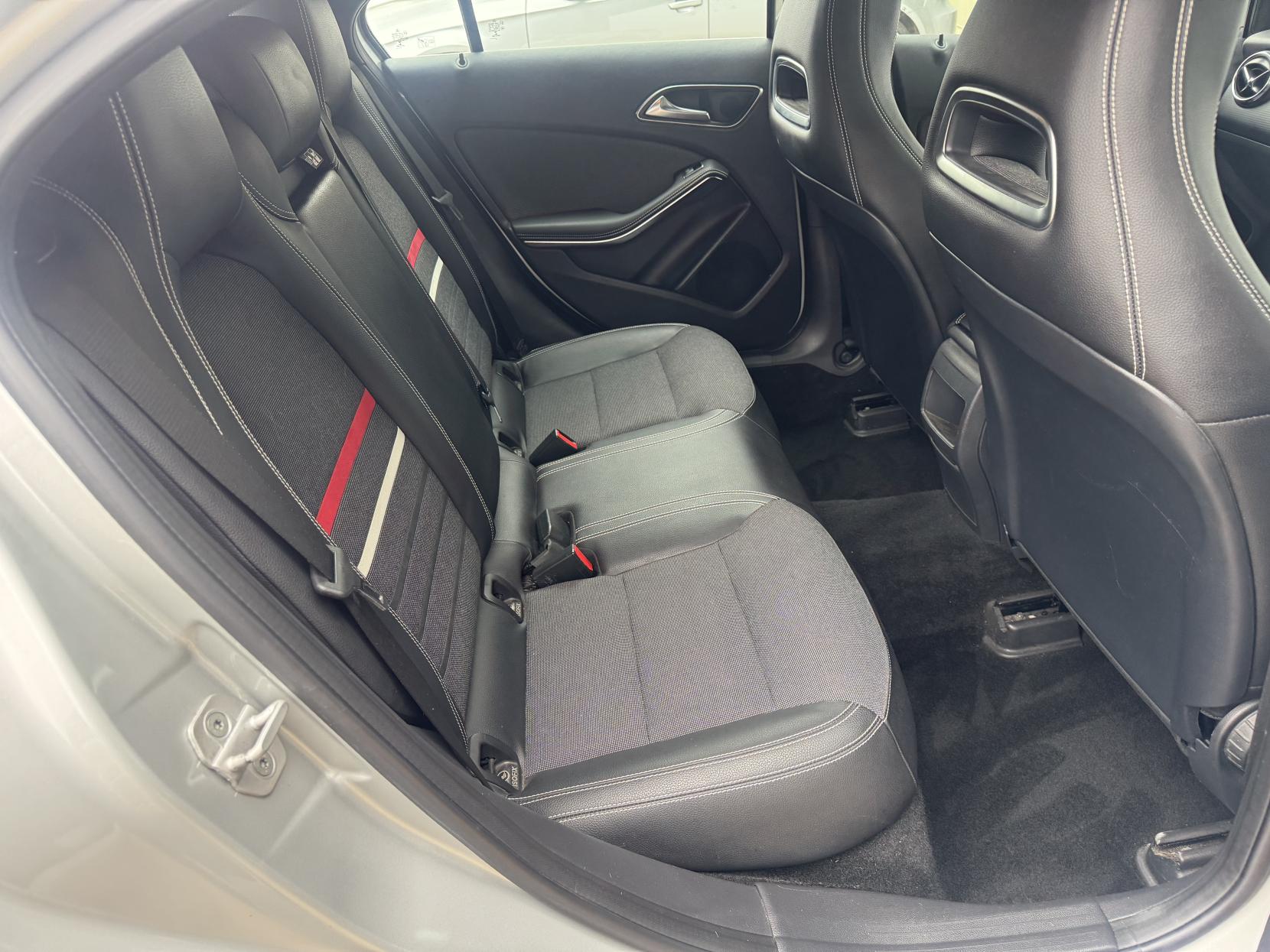 Mercedes-Benz A Class 1.6 A180 SE Hatchback 5dr Petrol Manual Euro 6 (s/s) (122 ps)